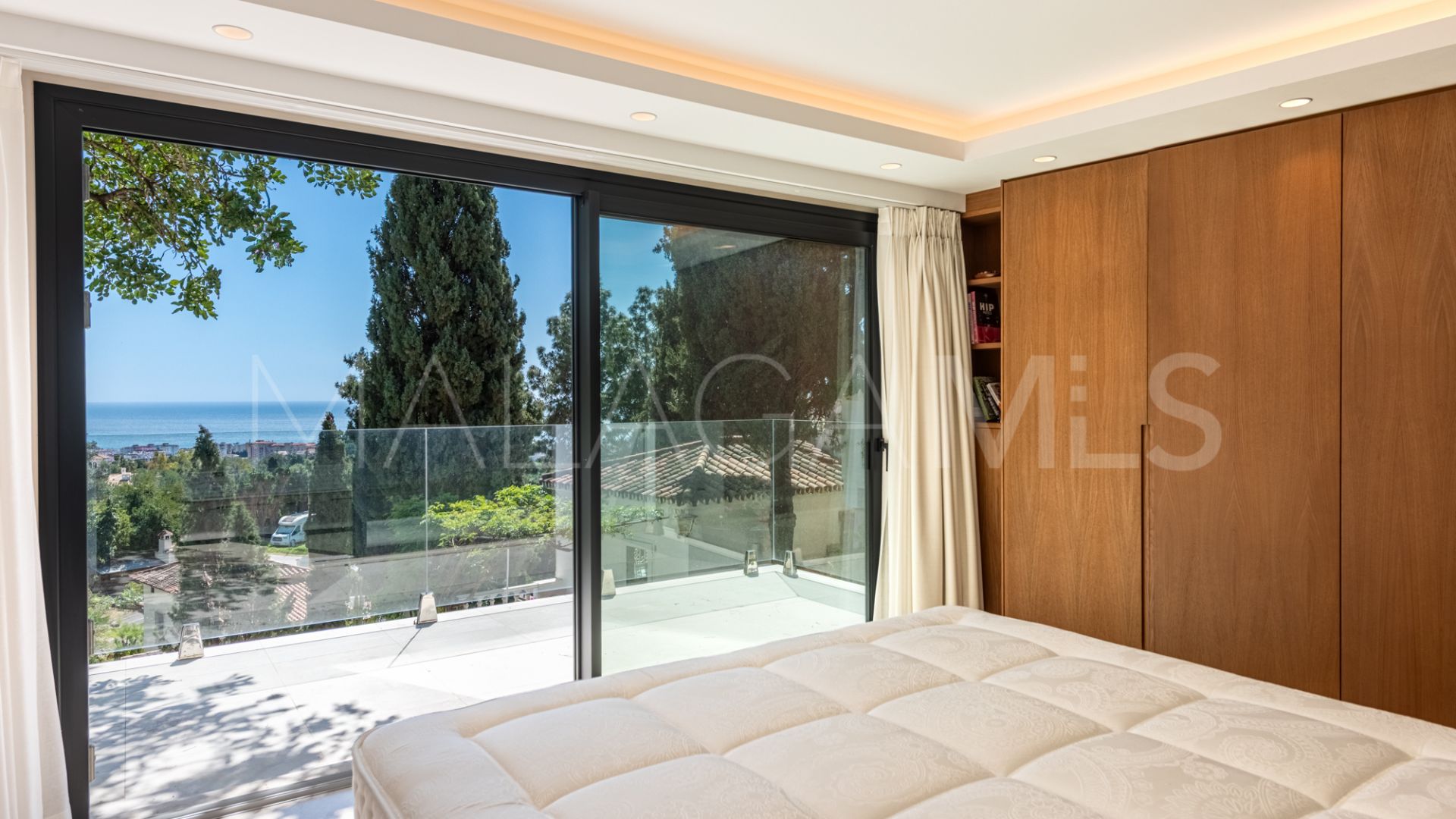 La Montua 5 bedrooms villa for sale