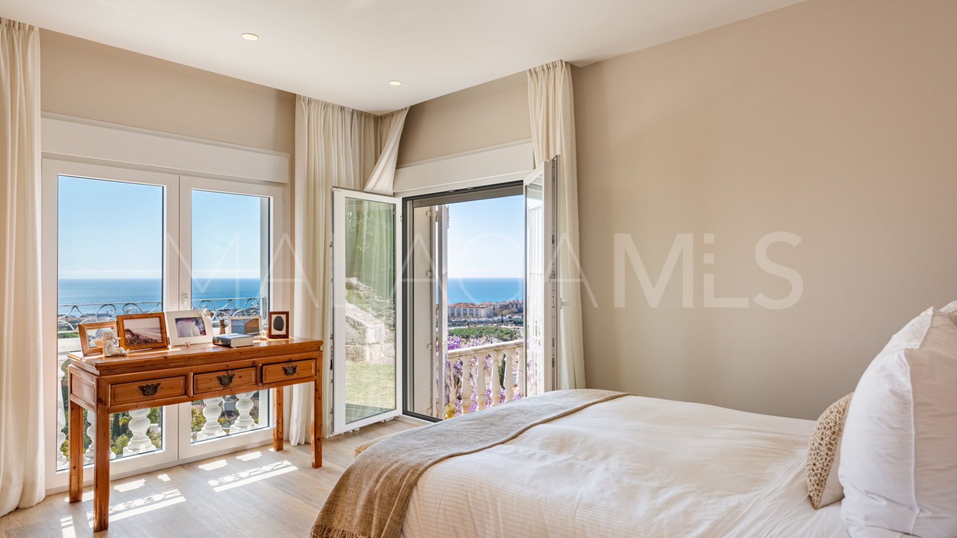 La Montua 5 bedrooms villa for sale