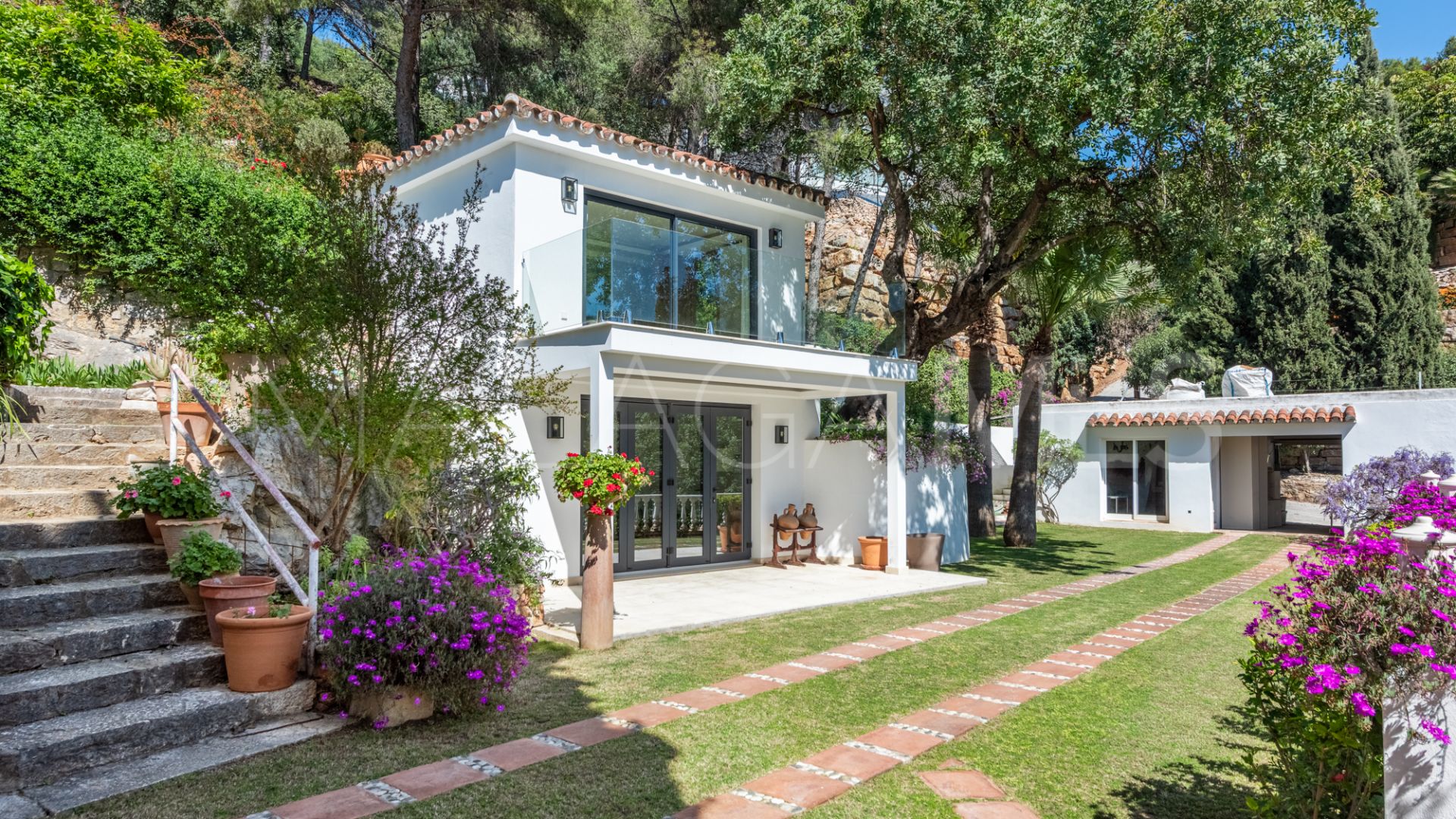 La Montua 5 bedrooms villa for sale