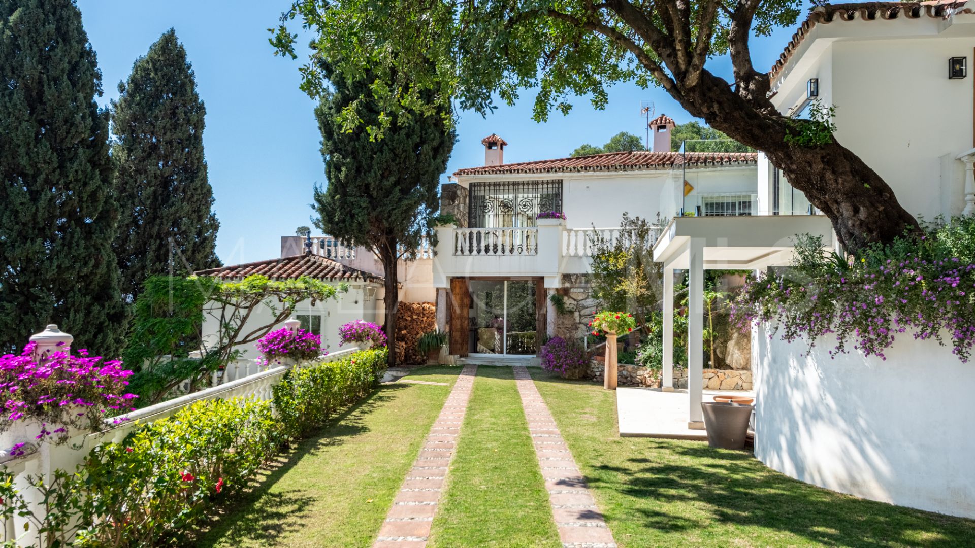 La Montua 5 bedrooms villa for sale