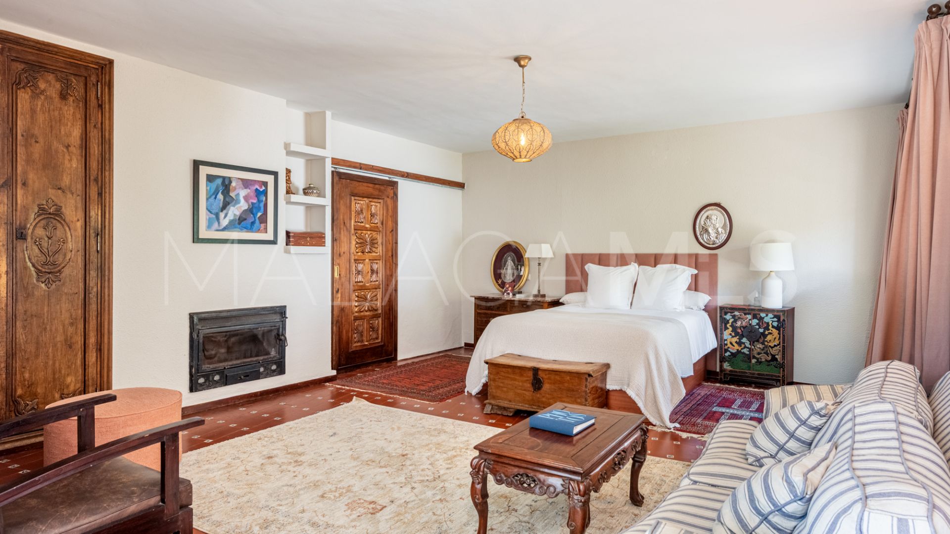 La Montua 5 bedrooms villa for sale