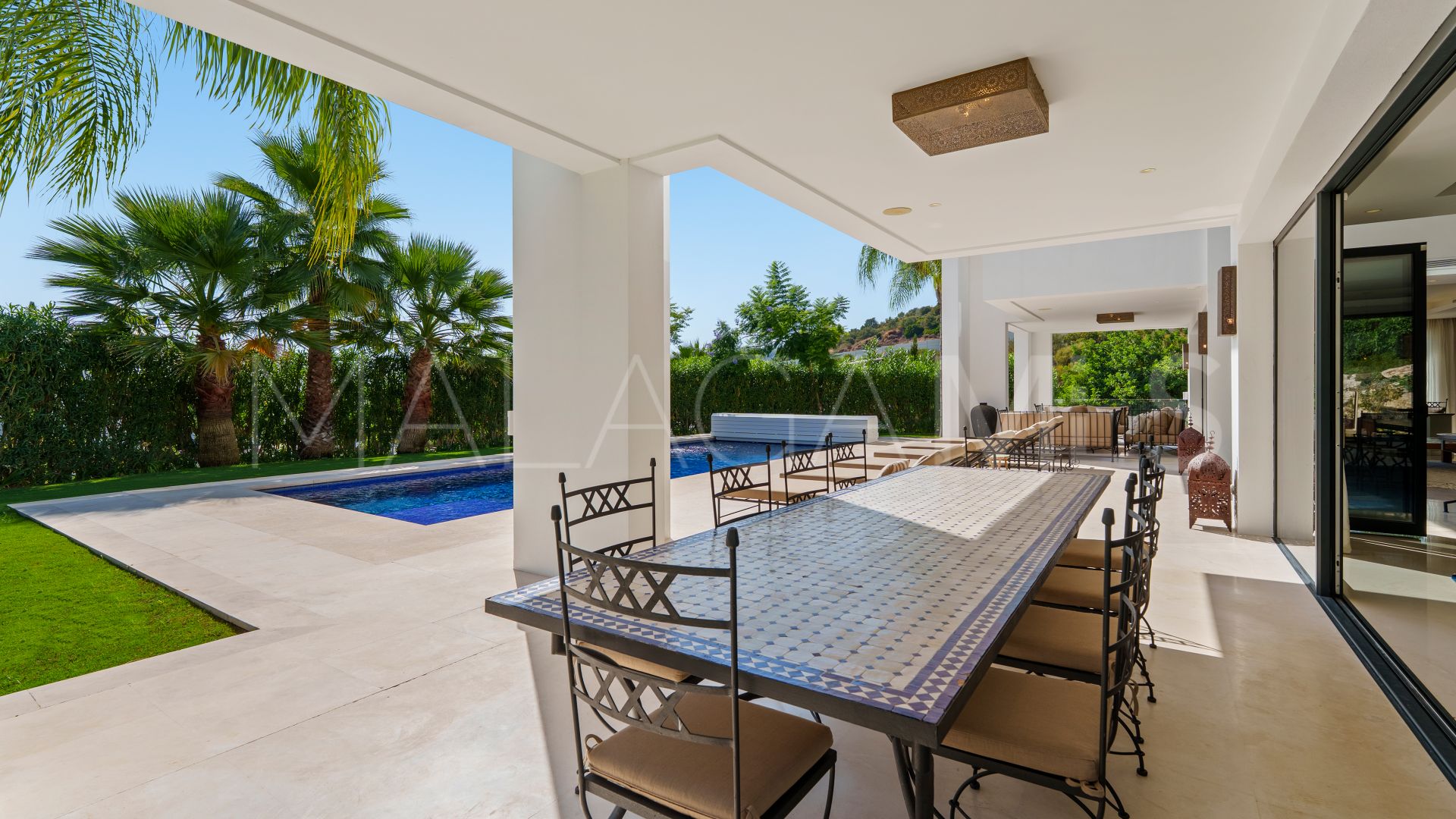 For sale Nueva Andalucia villa with 6 bedrooms