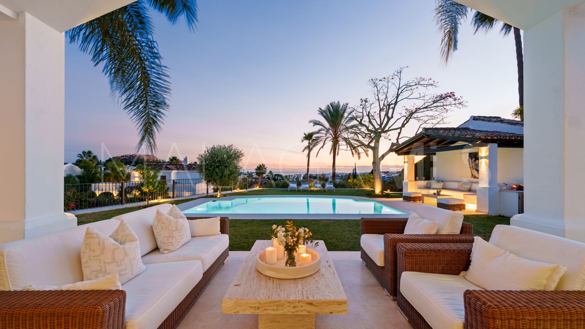 Villa with 4 bedrooms for sale in Nueva Andalucia