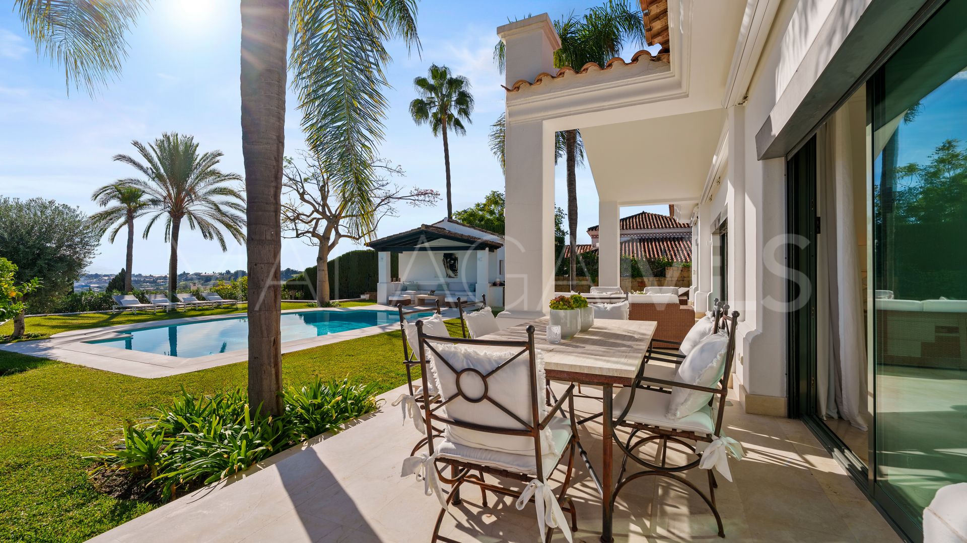 Villa with 4 bedrooms for sale in Nueva Andalucia