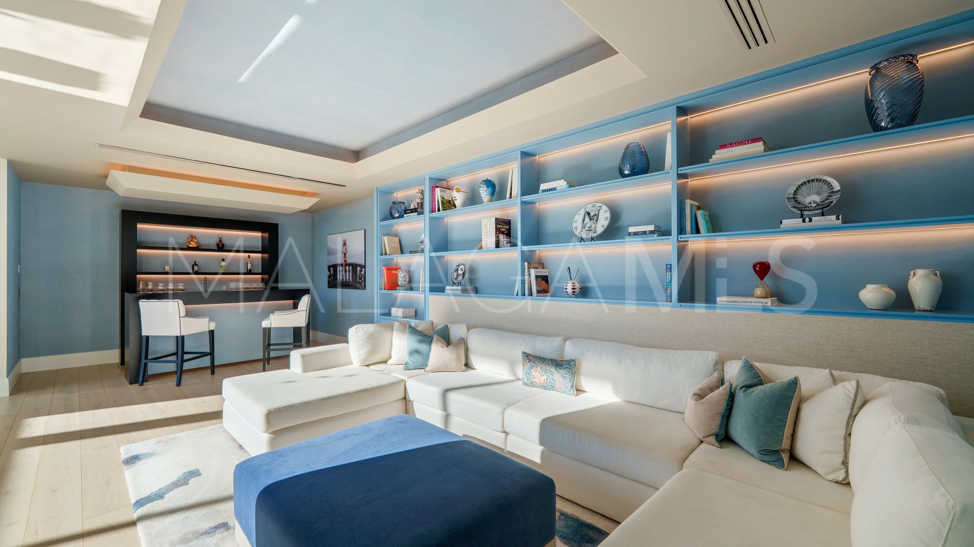 El Madroñal villa for sale