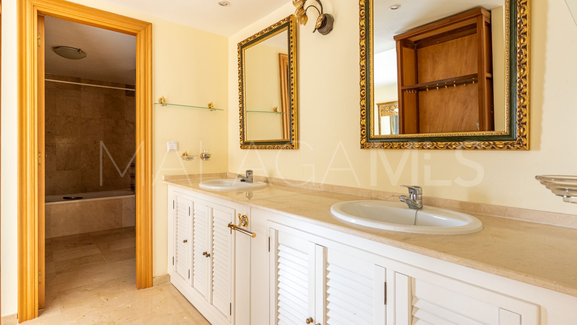 For sale duplex penthouse in Guadalmina Alta
