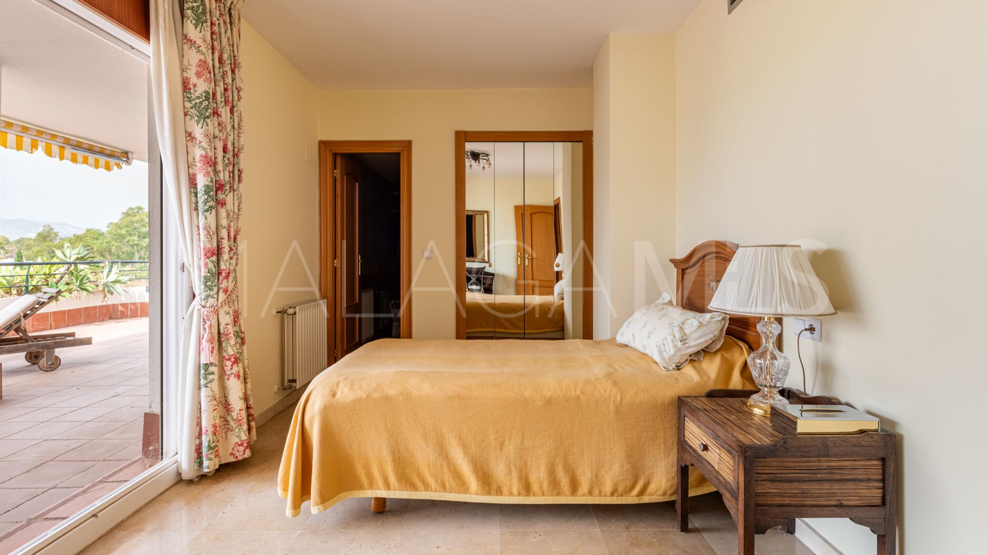 For sale duplex penthouse in Guadalmina Alta