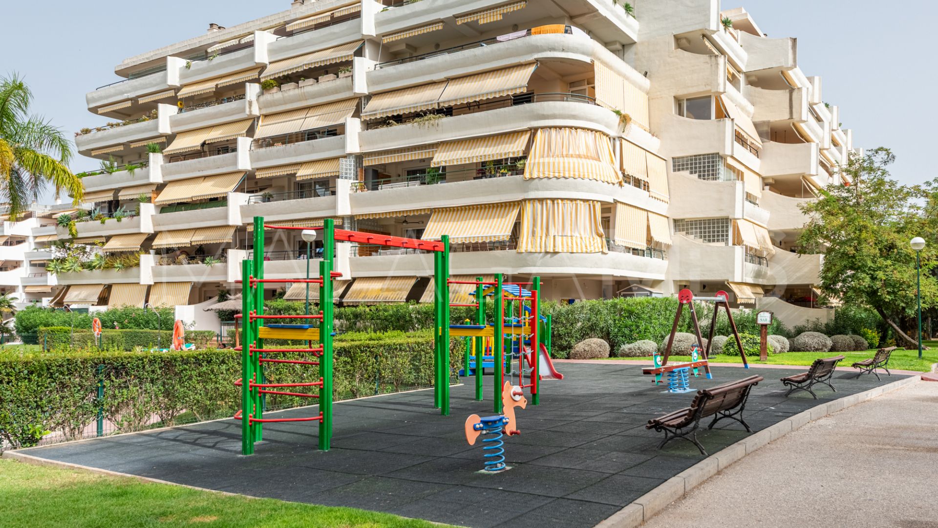For sale duplex penthouse in Guadalmina Alta