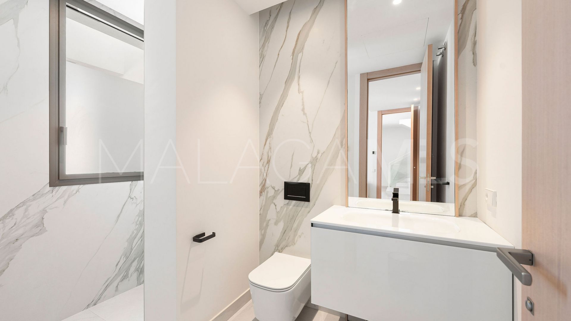 Semi detached house for sale in Nueva Andalucia