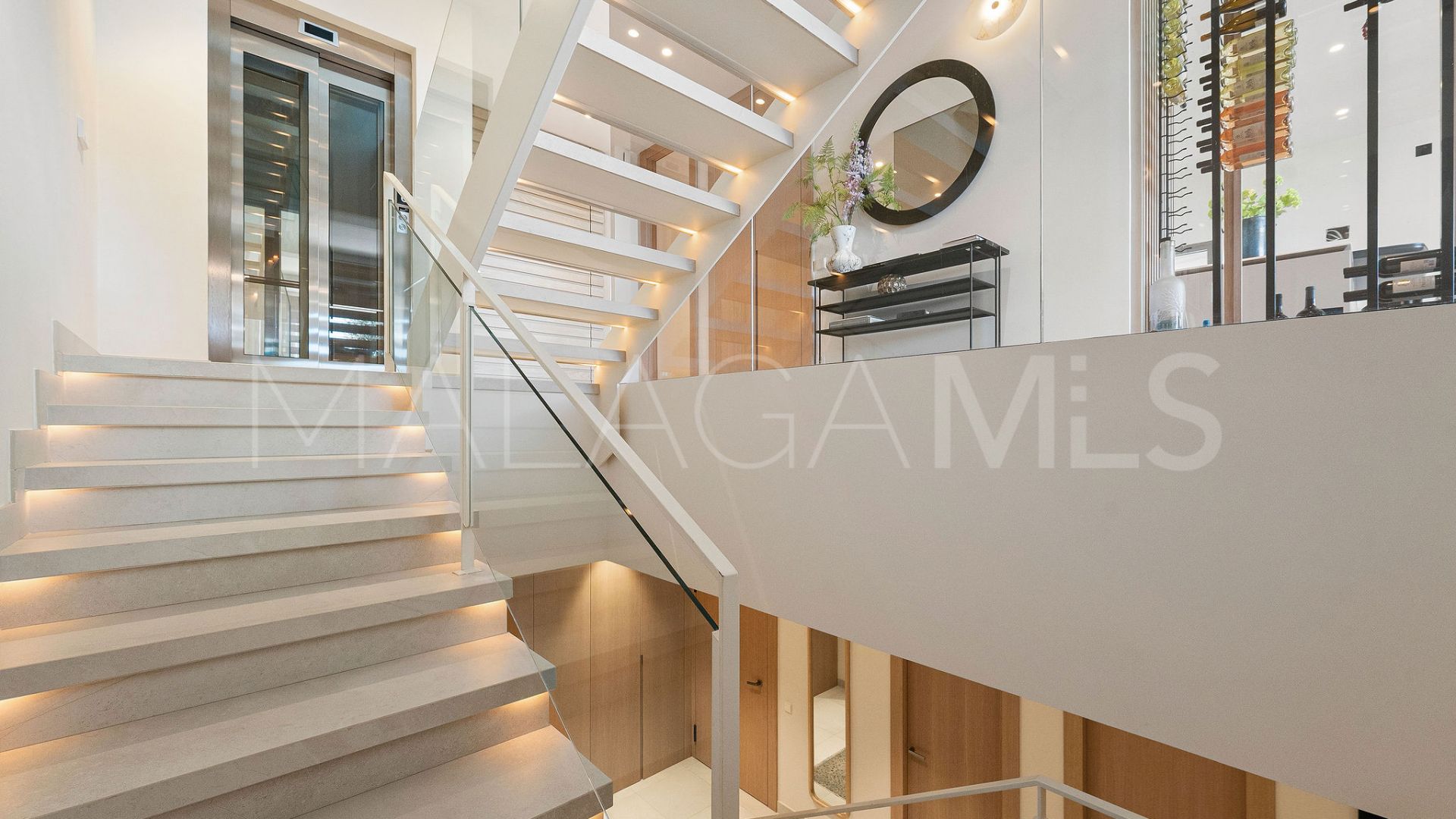 Semi detached house for sale in Nueva Andalucia
