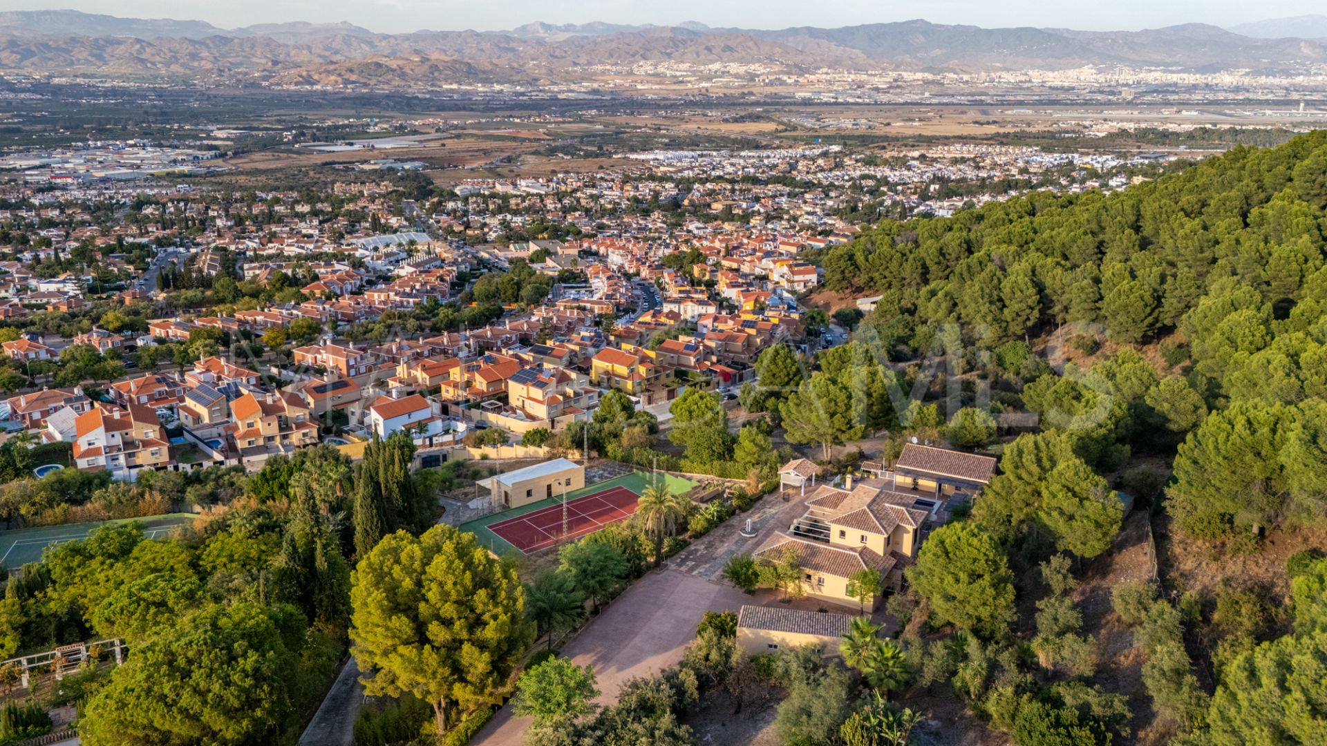 Villa for sale in Alhaurin de la Torre