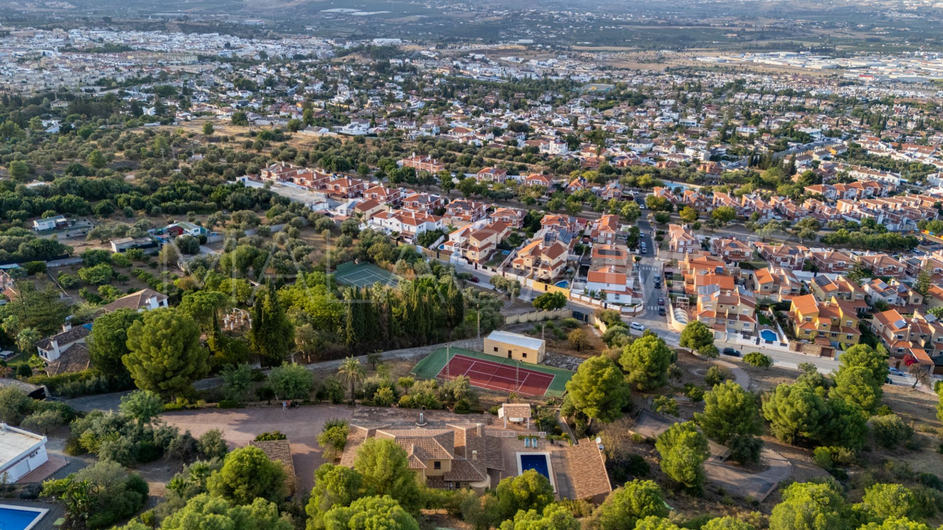 Villa for sale in Alhaurin de la Torre