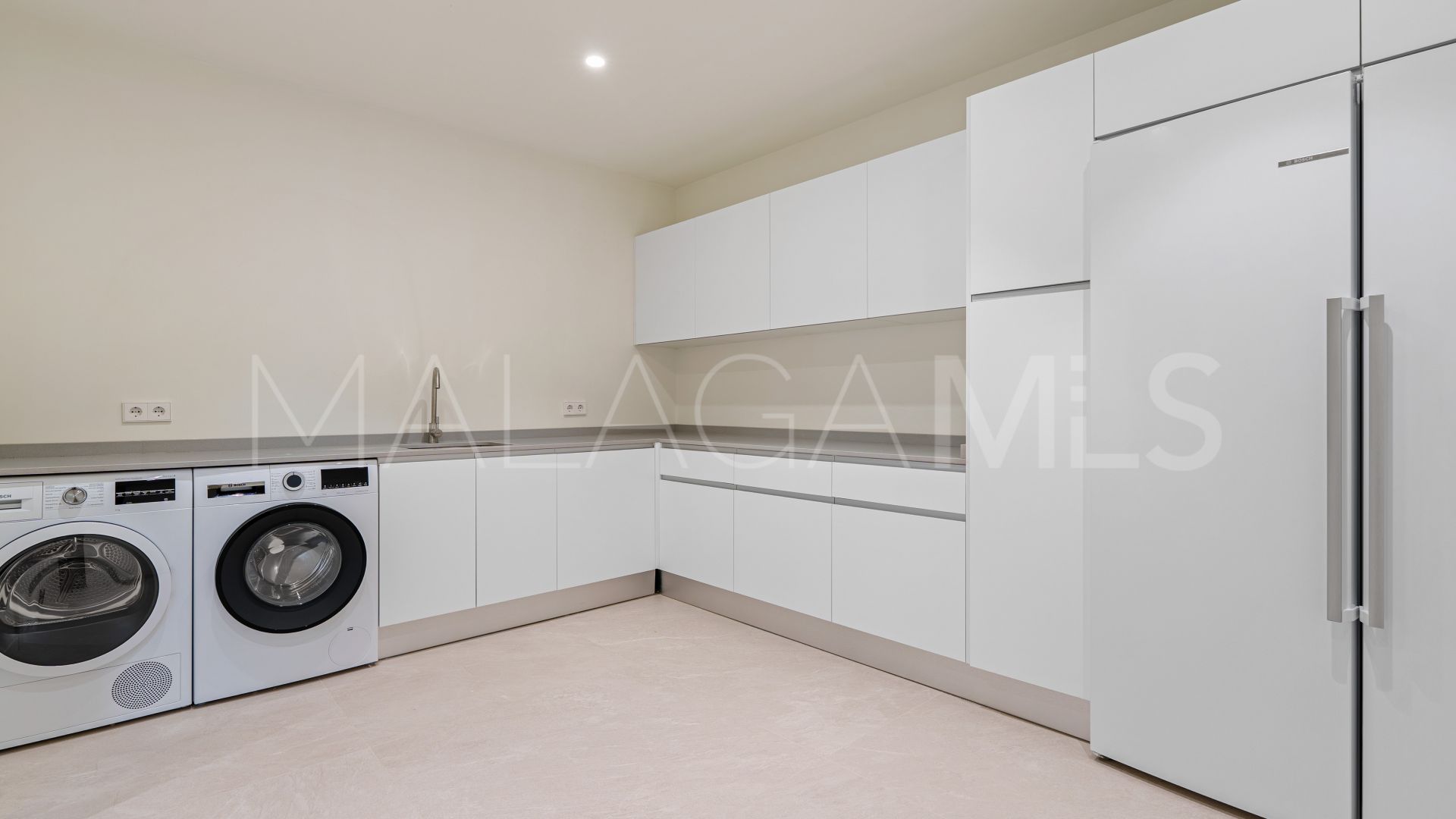 Villa for sale in Las Chapas