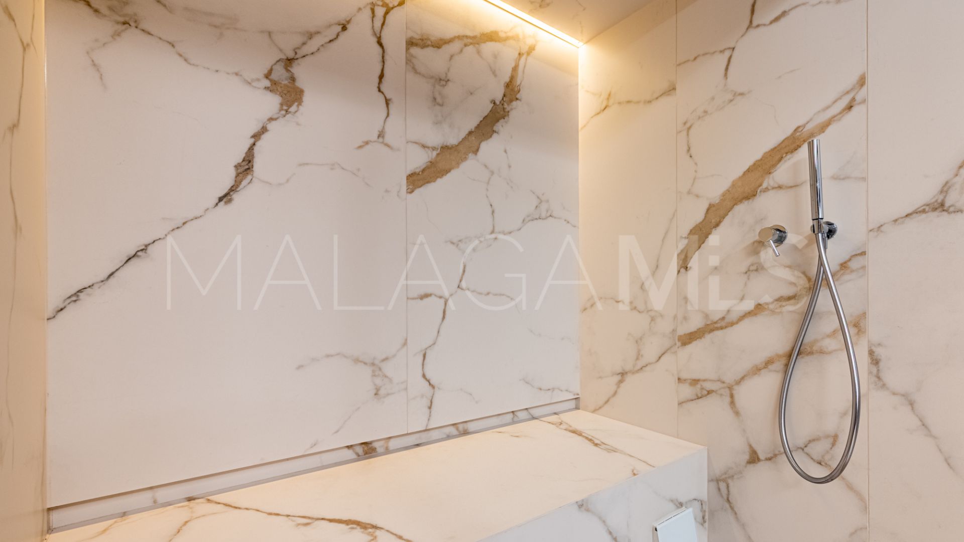 Villa for sale in Las Brisas