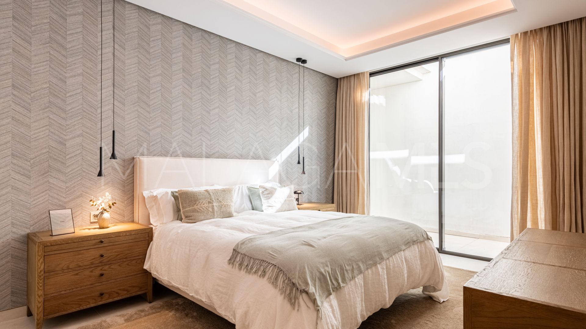 Villa for sale in Las Brisas