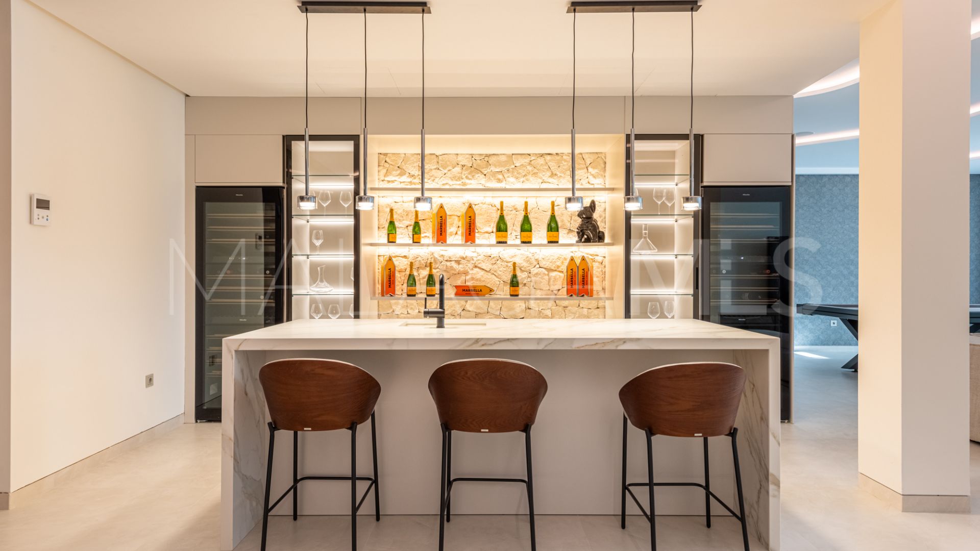 Villa for sale in Las Brisas