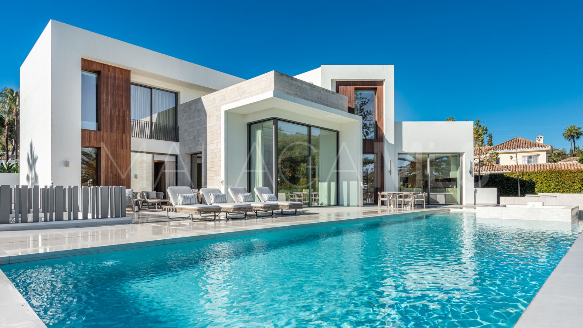 Villa for sale in Las Brisas