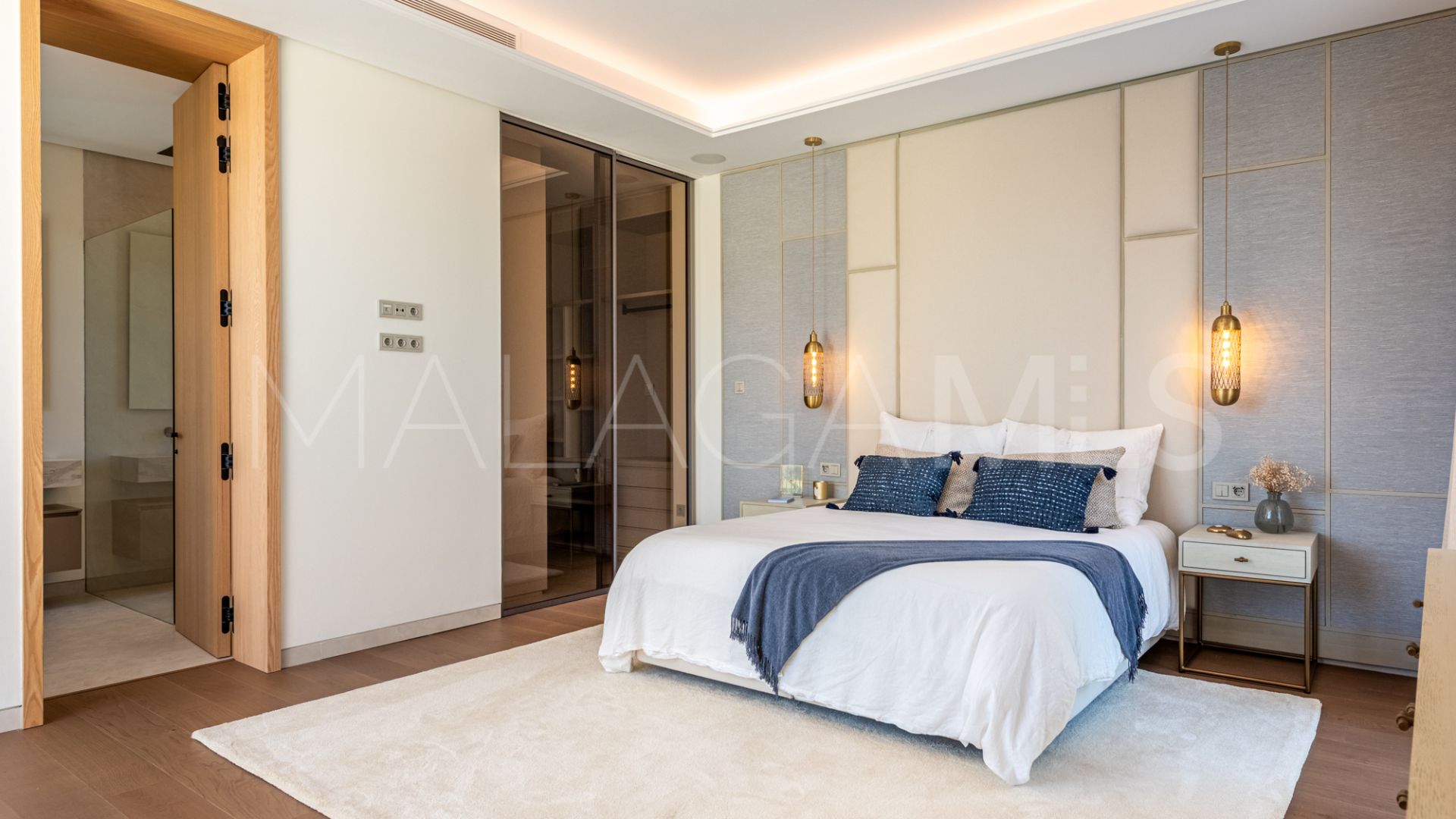 Villa for sale in Las Brisas