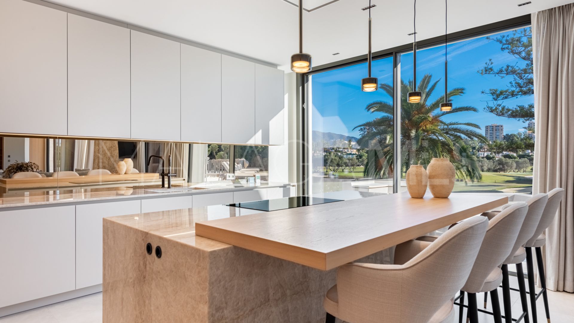 Villa for sale in Las Brisas