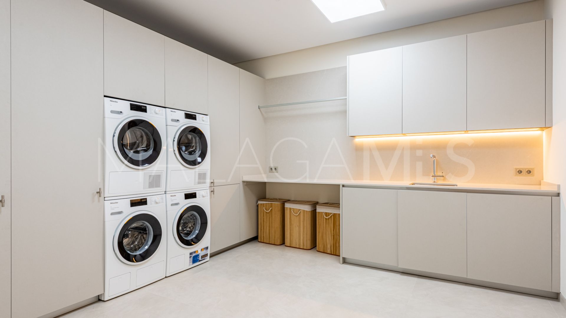 Villa for sale in Las Brisas