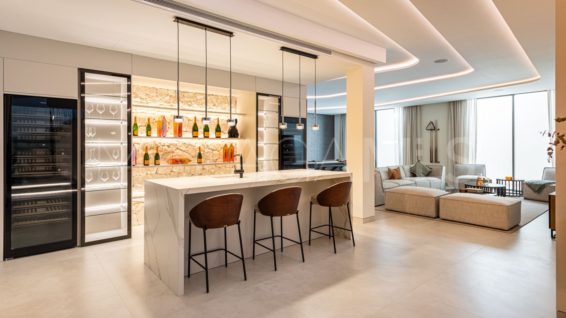 Villa for sale in Las Brisas