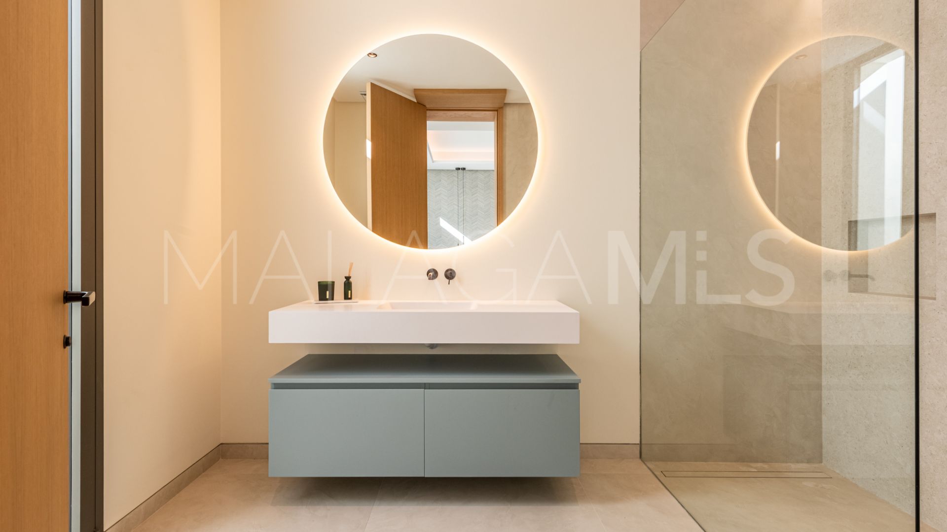 Villa for sale in Las Brisas