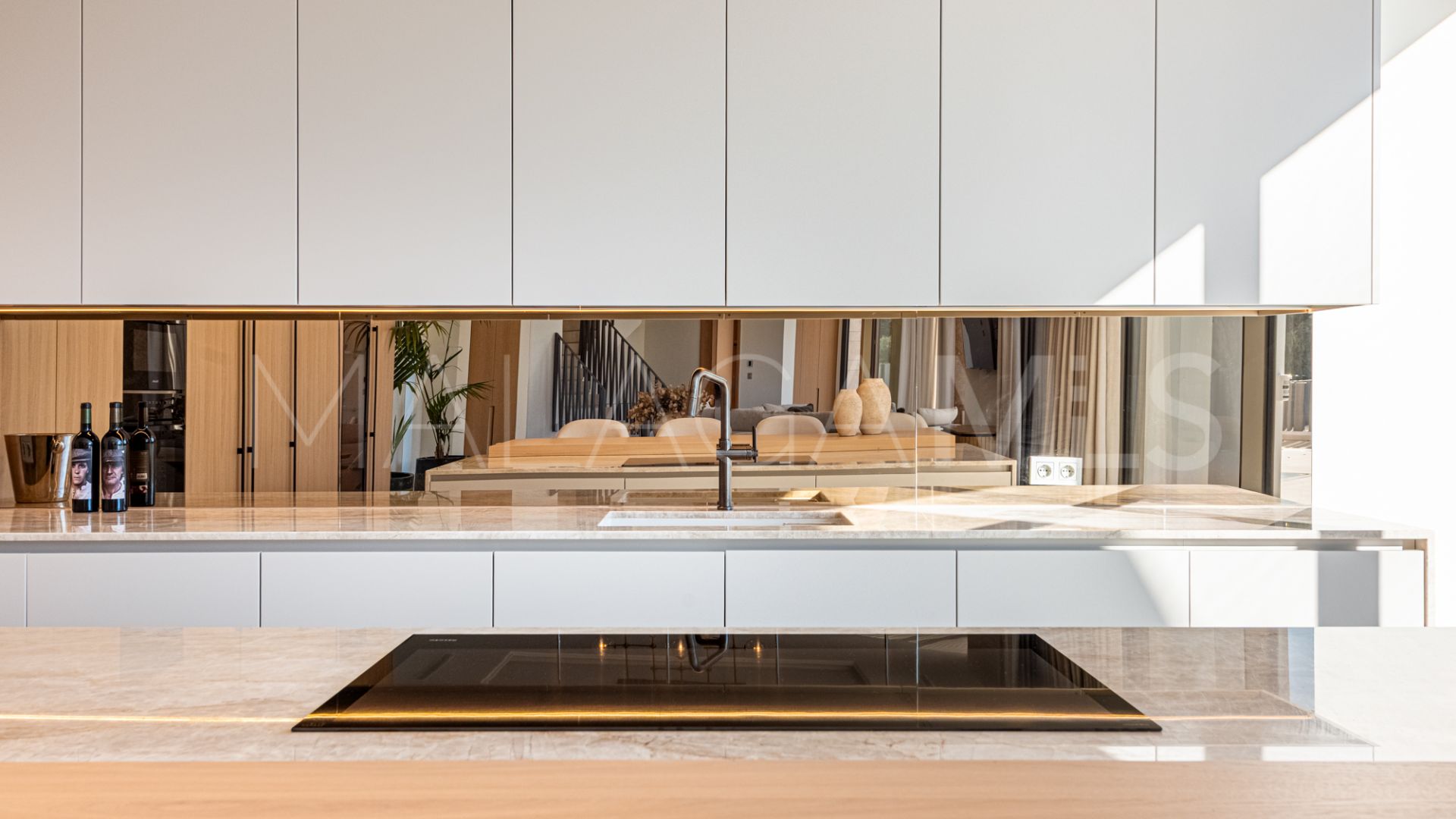 Villa for sale in Las Brisas