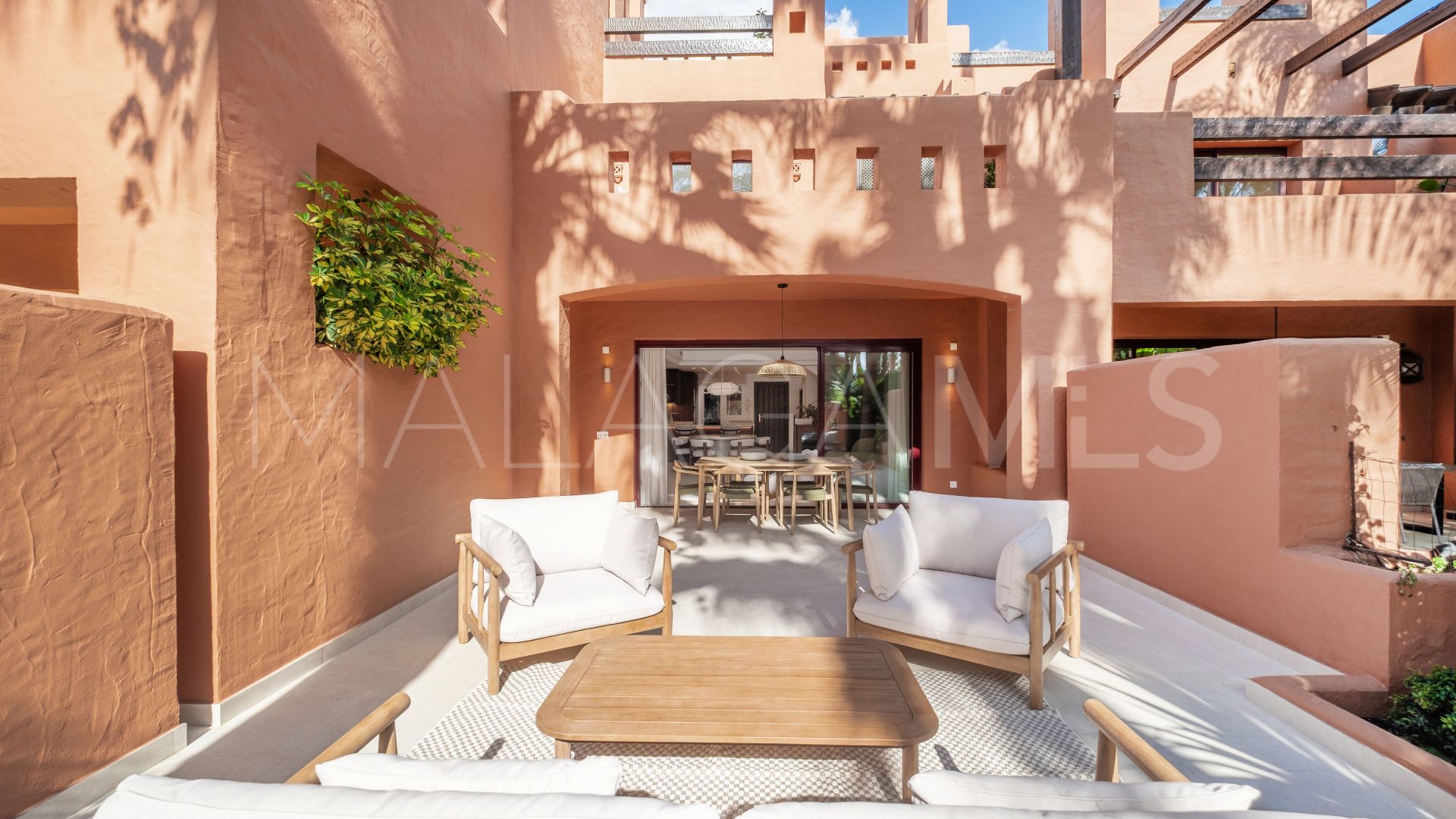 Radhus for sale in Altos de Puente Romano