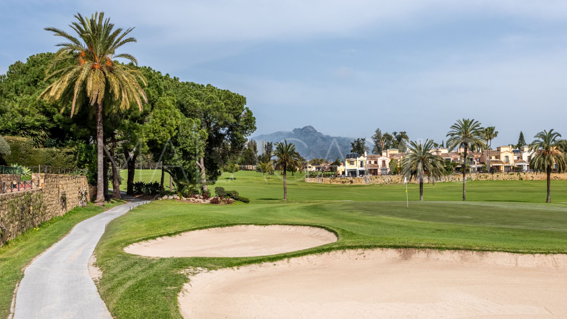 Villa jumelée for sale in Guadalmina Alta