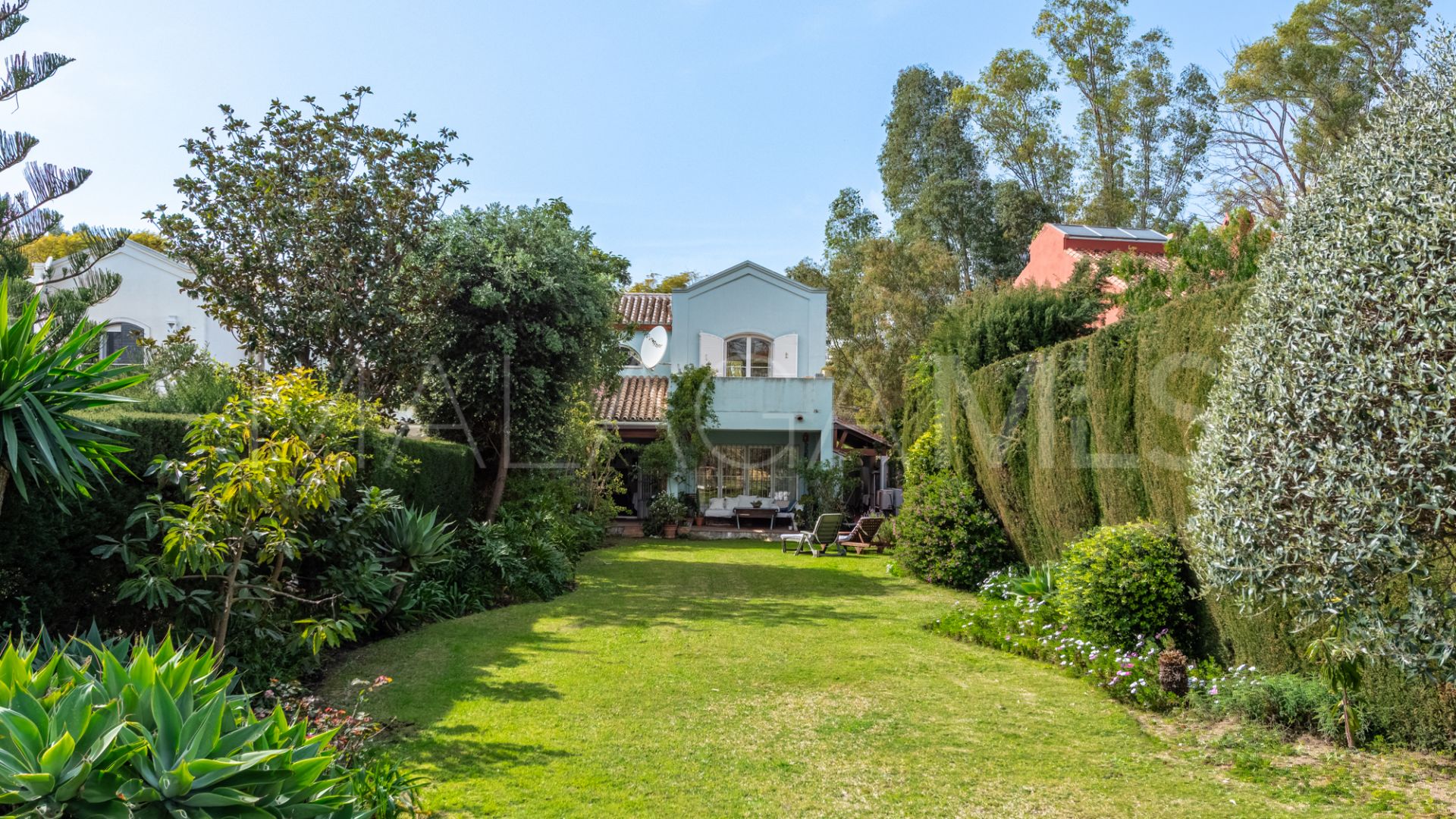 Villa jumelée for sale in Guadalmina Alta