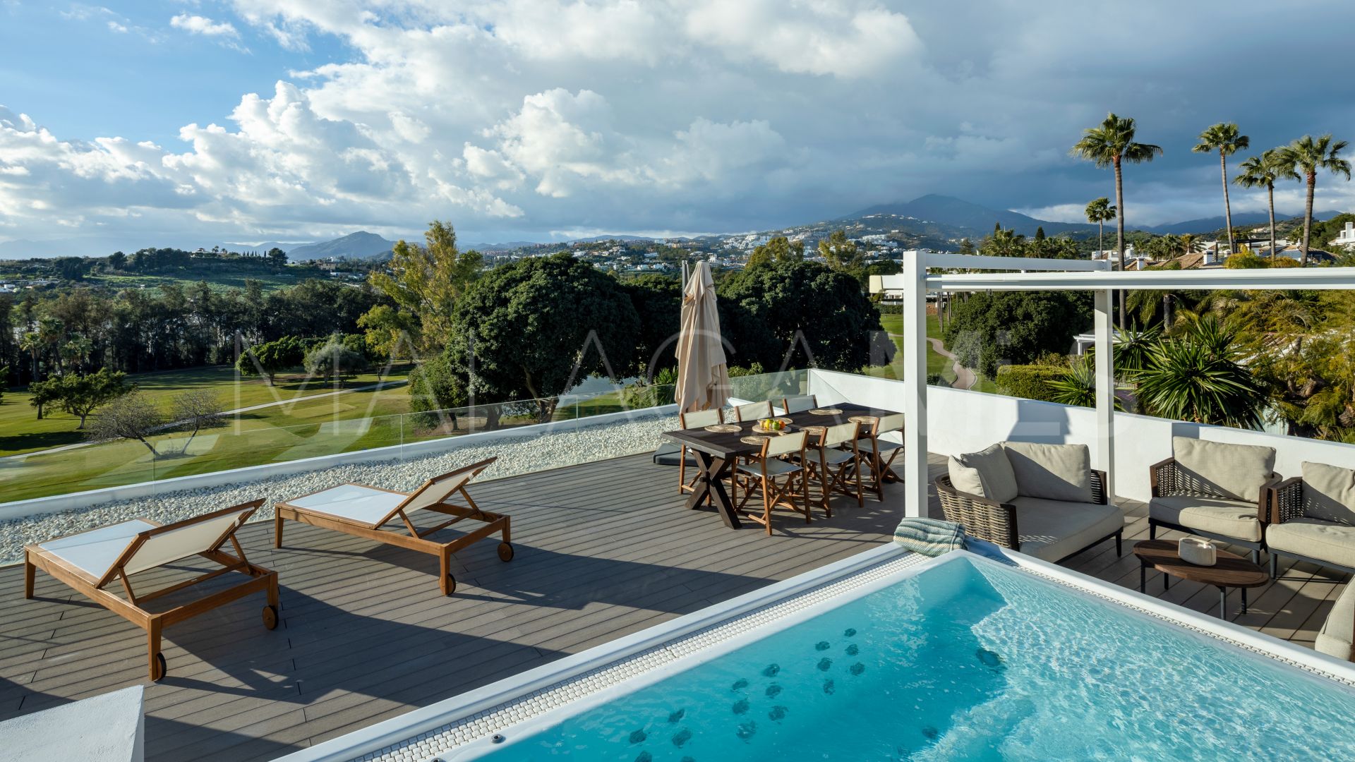 For sale 6 bedrooms villa in Nueva Andalucia