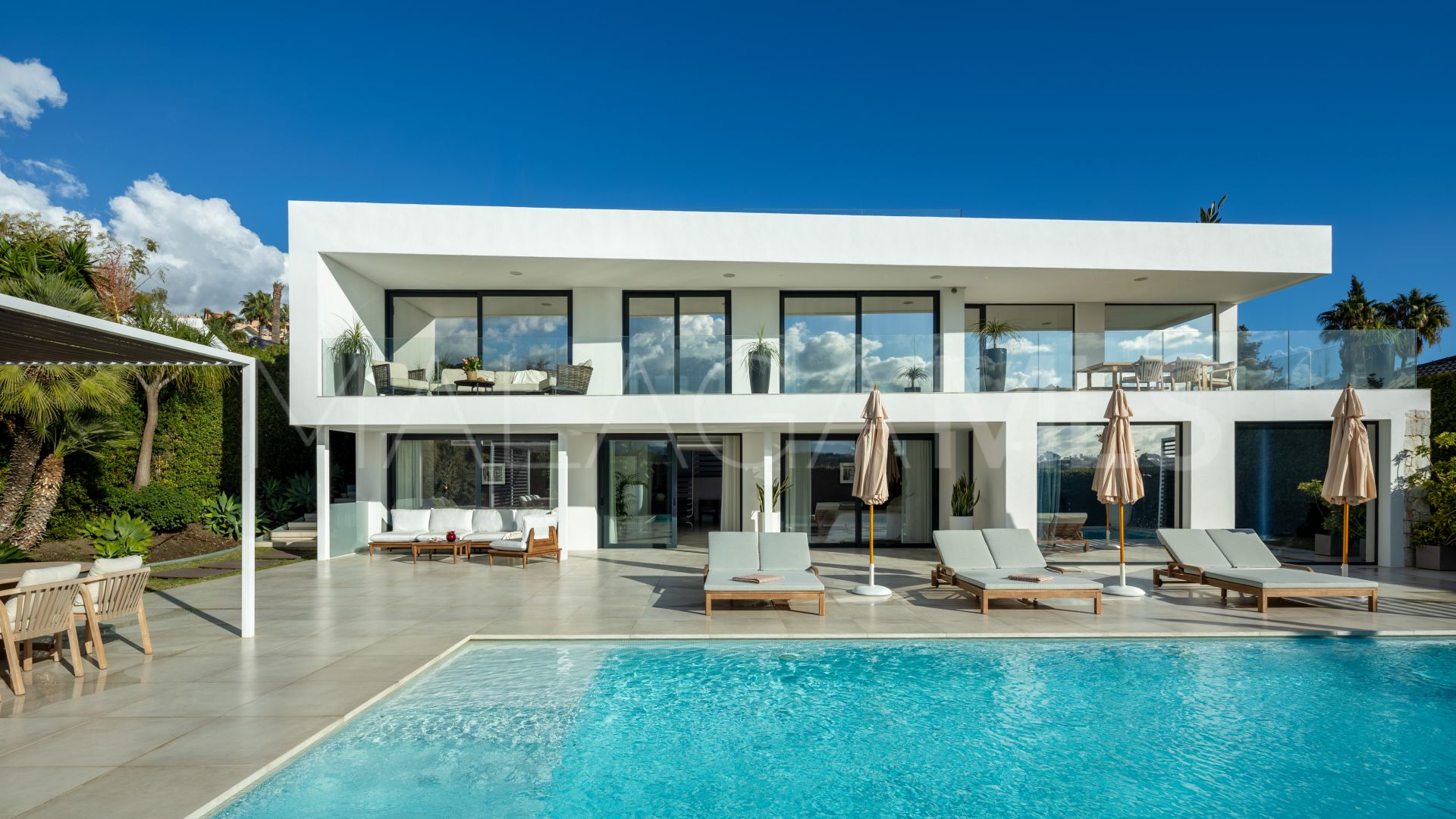 For sale 6 bedrooms villa in Nueva Andalucia