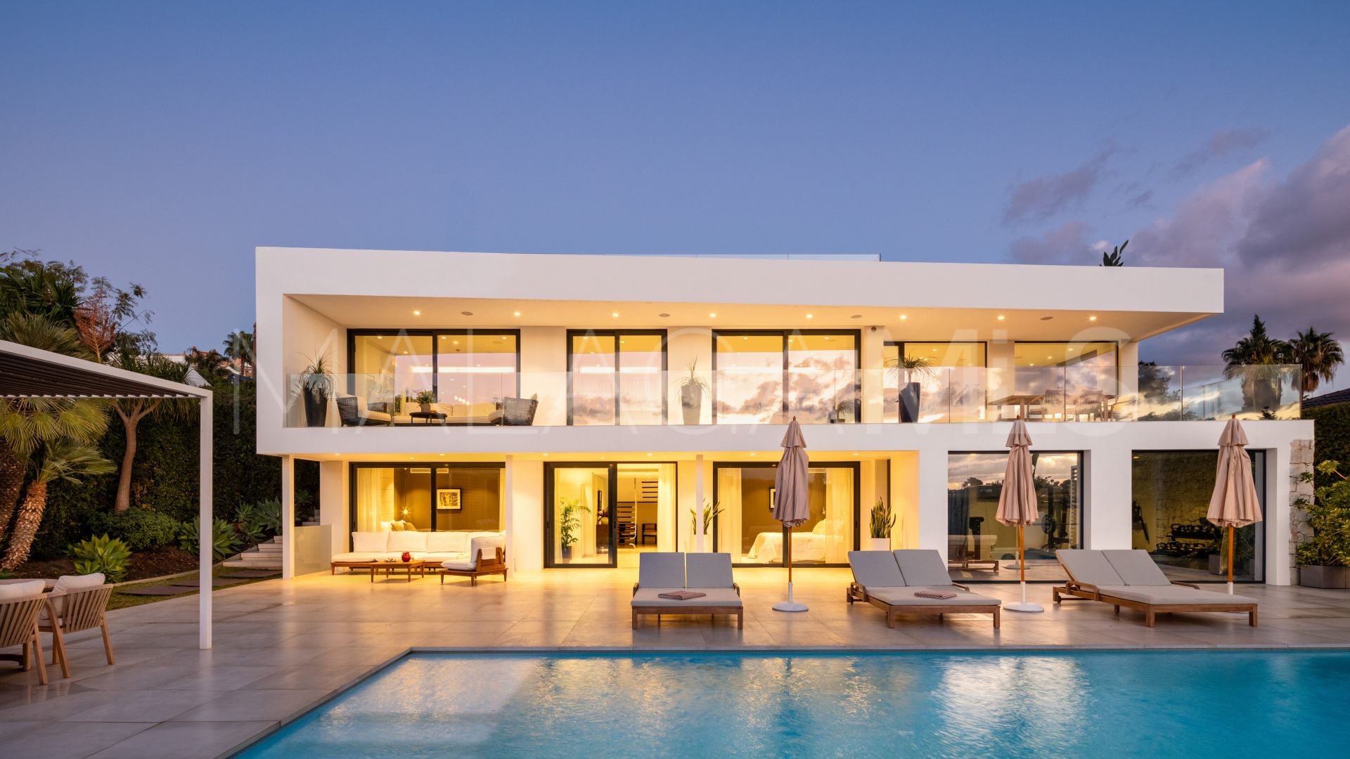 For sale 6 bedrooms villa in Nueva Andalucia