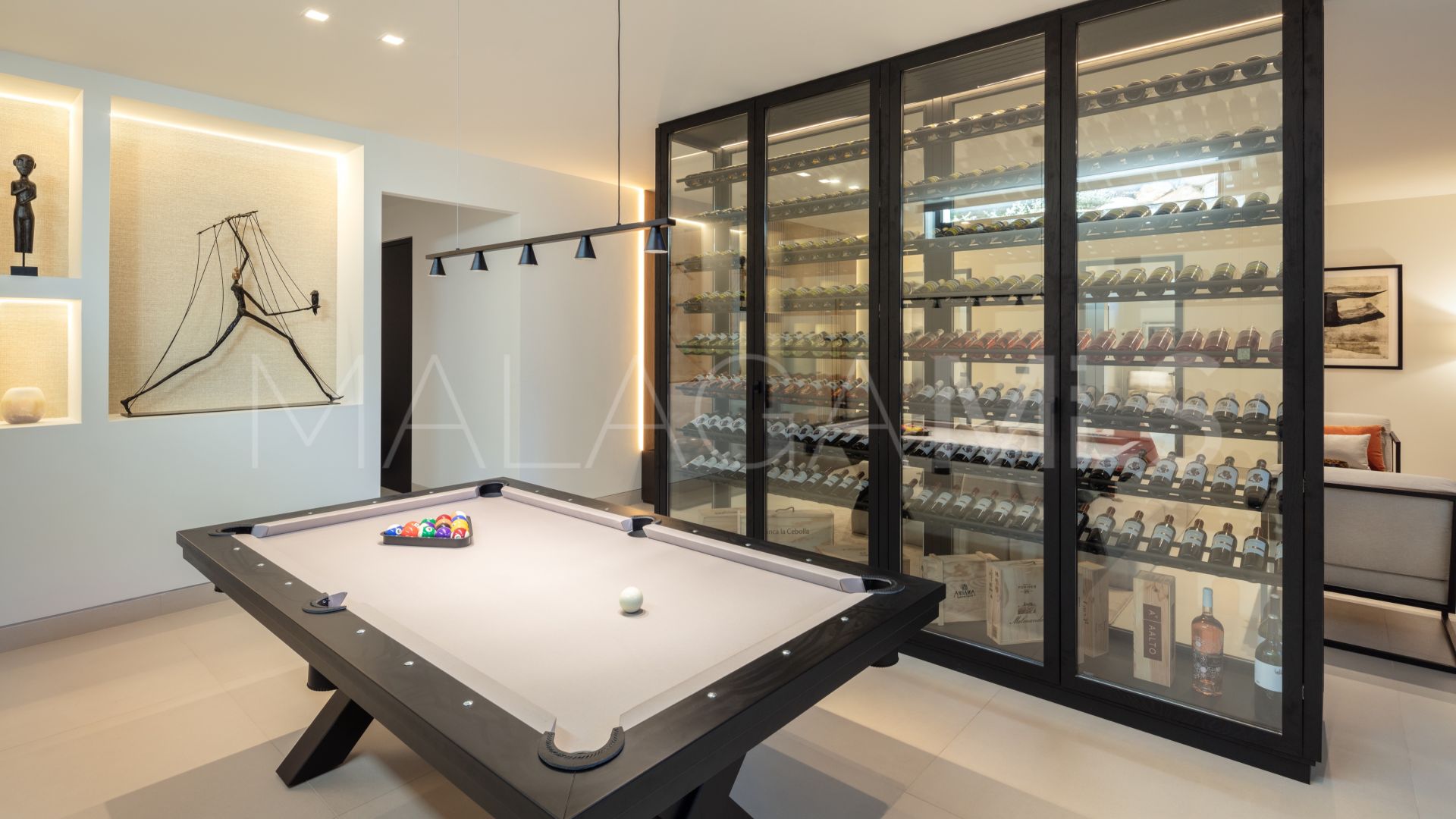 Villa for sale in Las Brisas