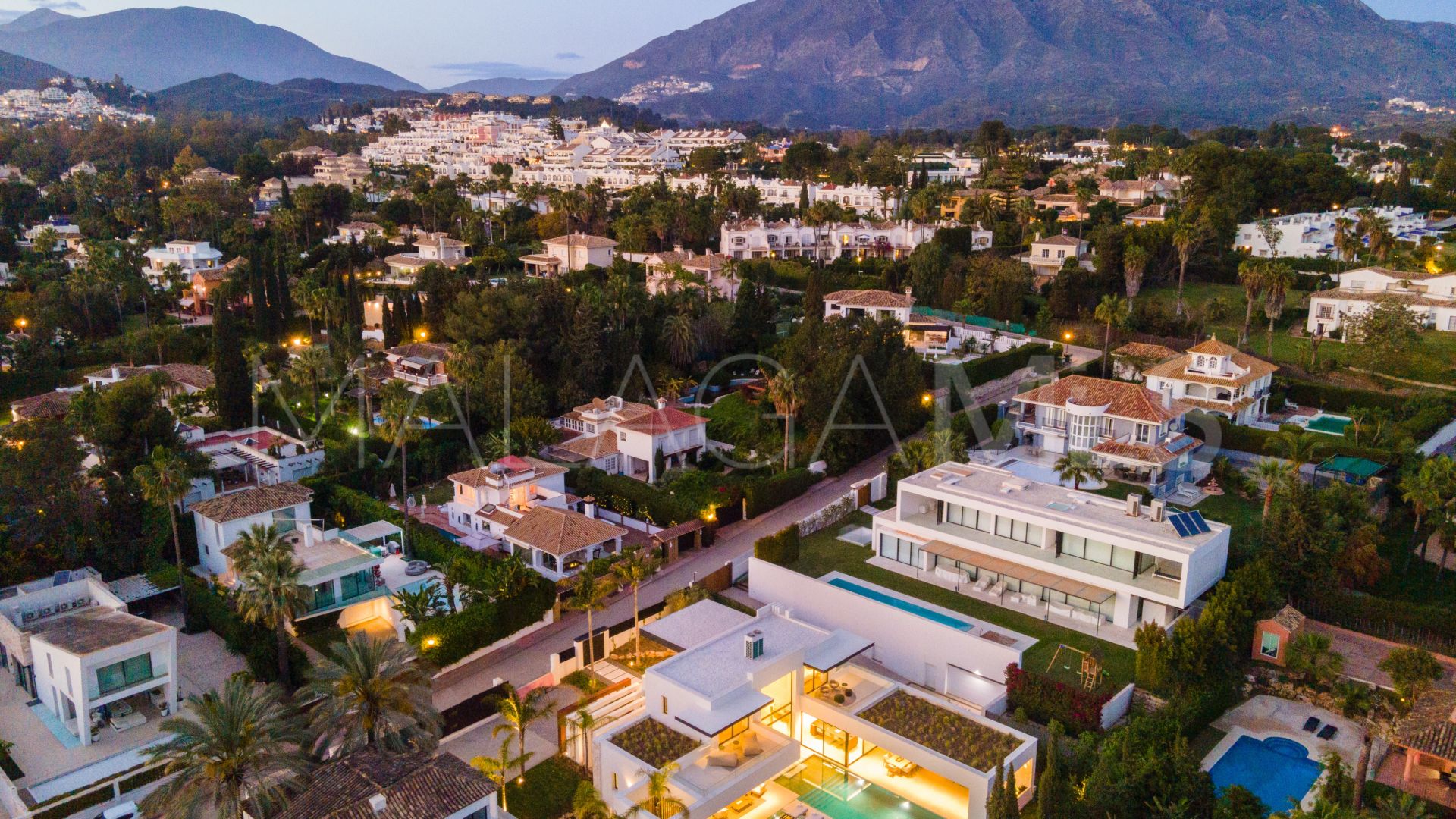 Villa for sale in Las Brisas