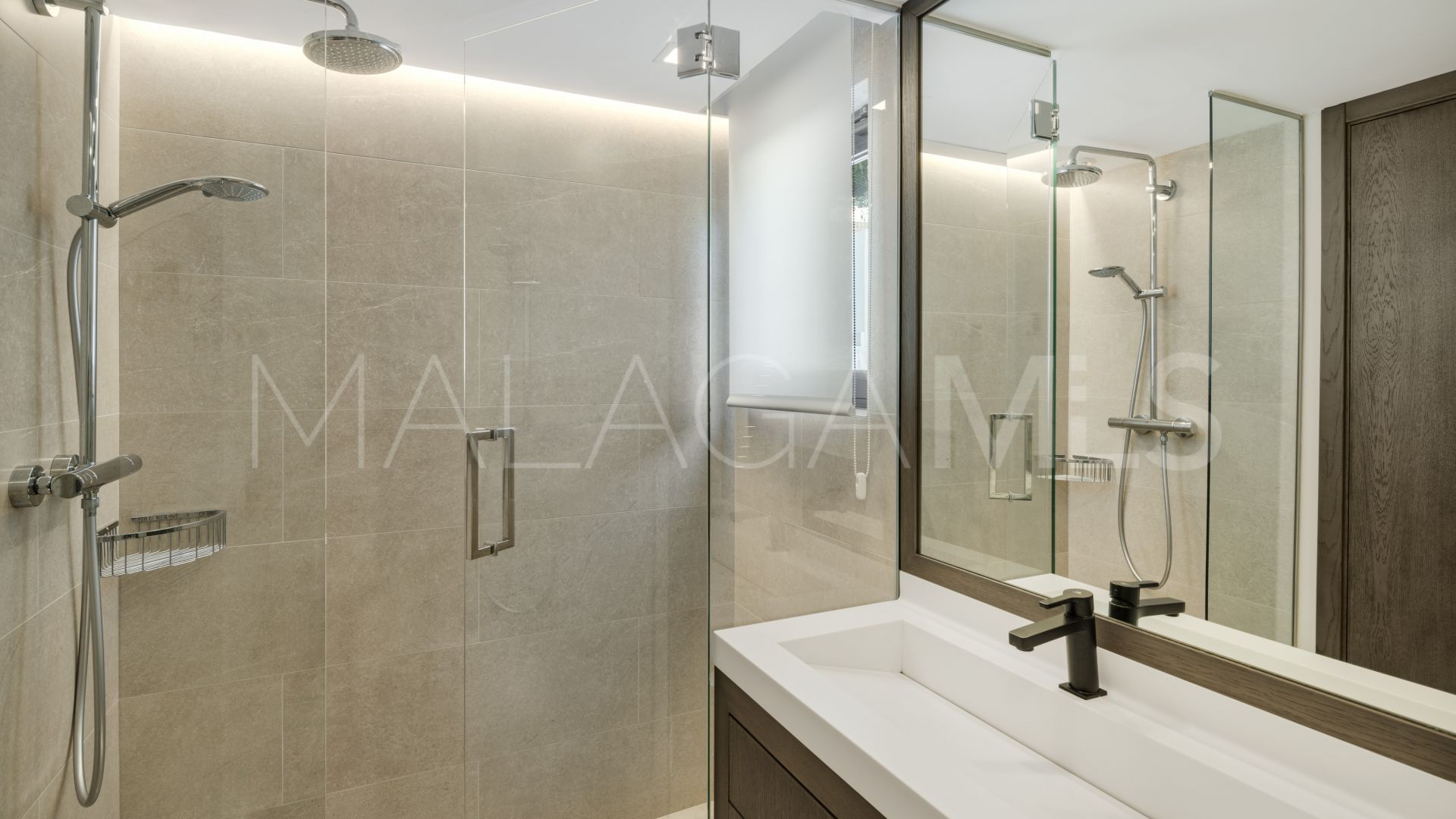 For sale Nueva Andalucia 5 bedrooms villa