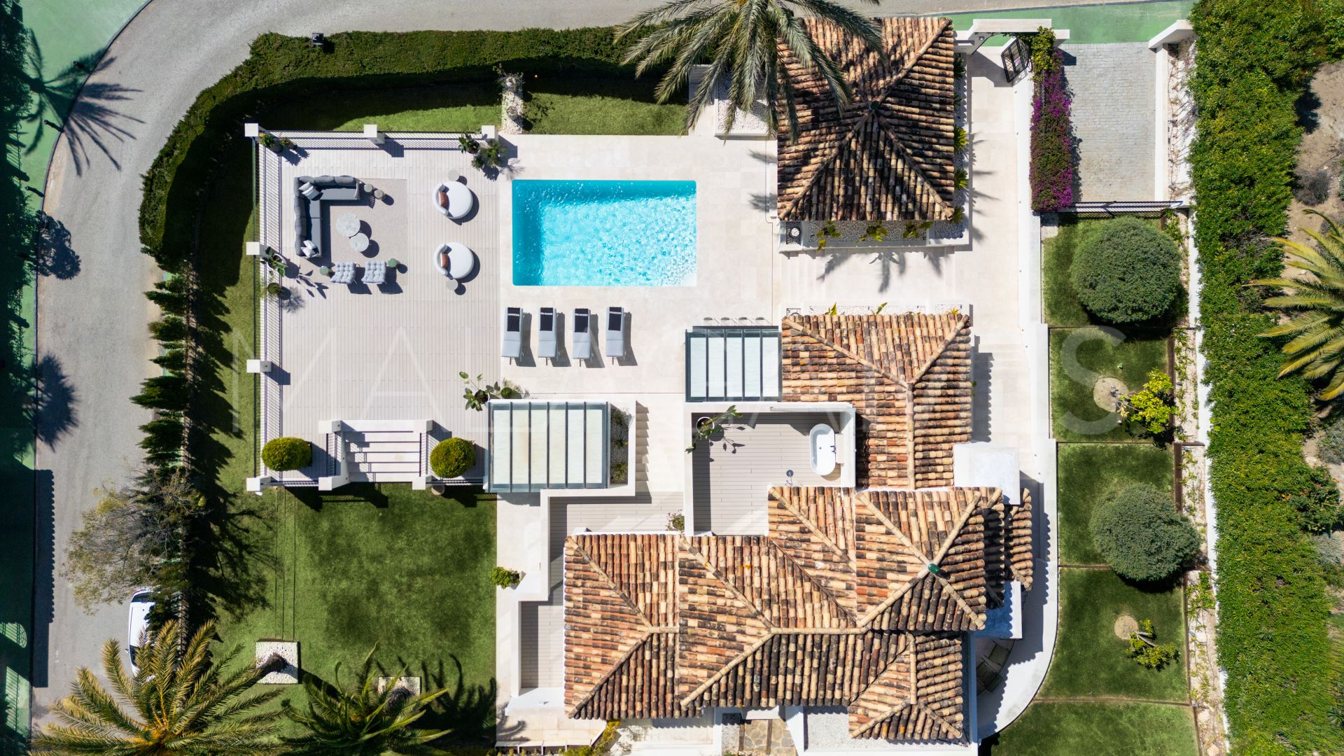 For sale Nueva Andalucia 5 bedrooms villa