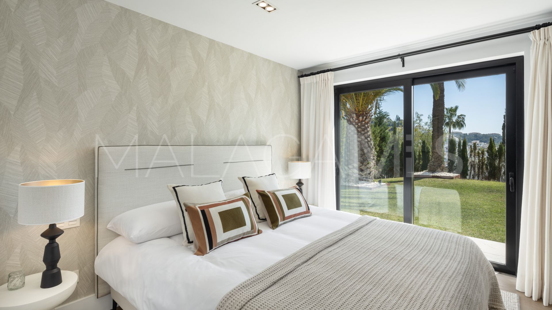 For sale Nueva Andalucia 5 bedrooms villa