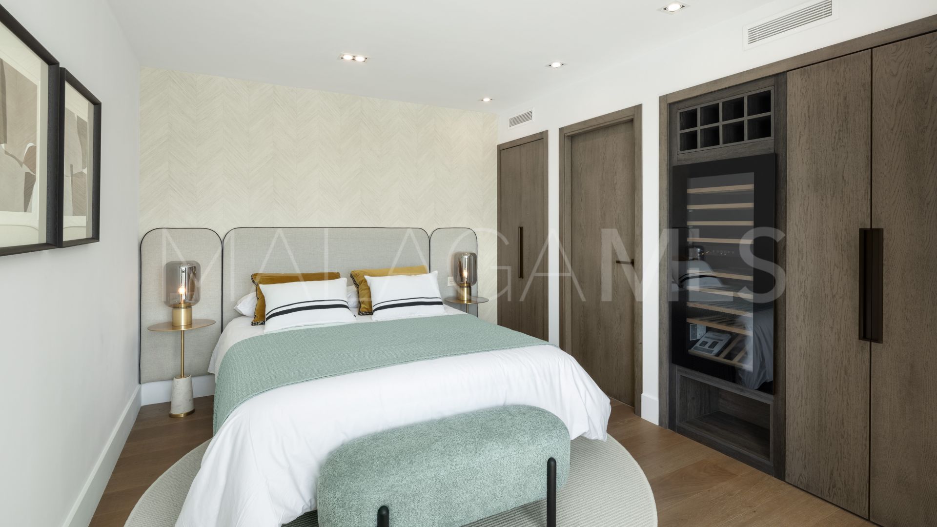 For sale Nueva Andalucia 5 bedrooms villa