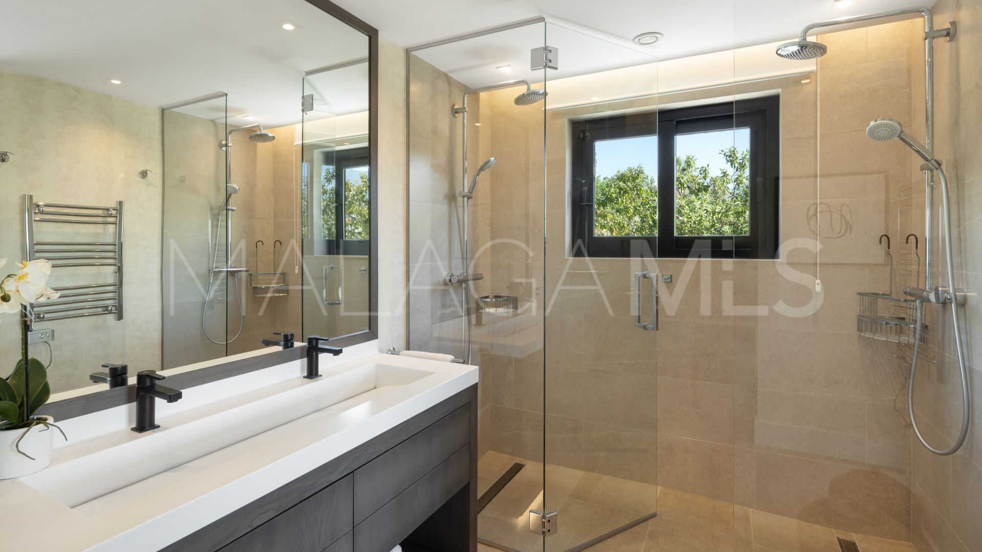 For sale Nueva Andalucia 5 bedrooms villa