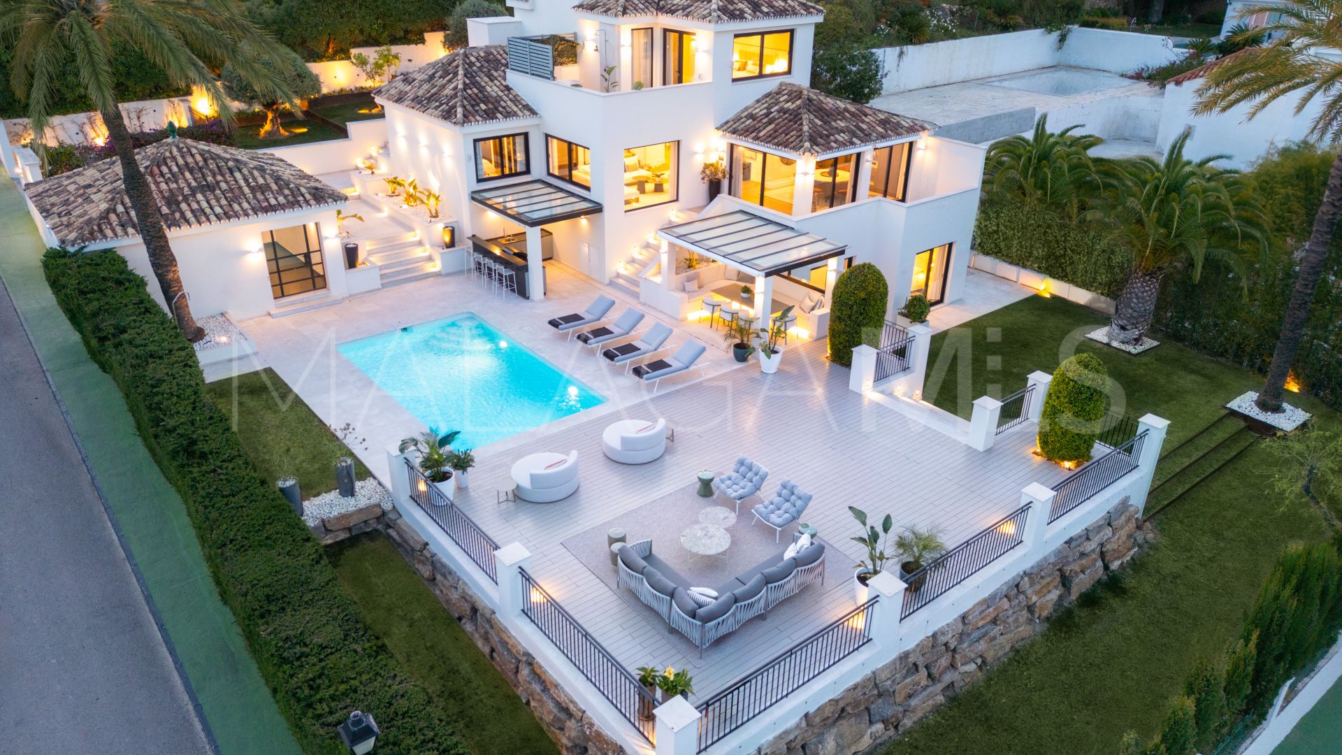 For sale Nueva Andalucia 5 bedrooms villa