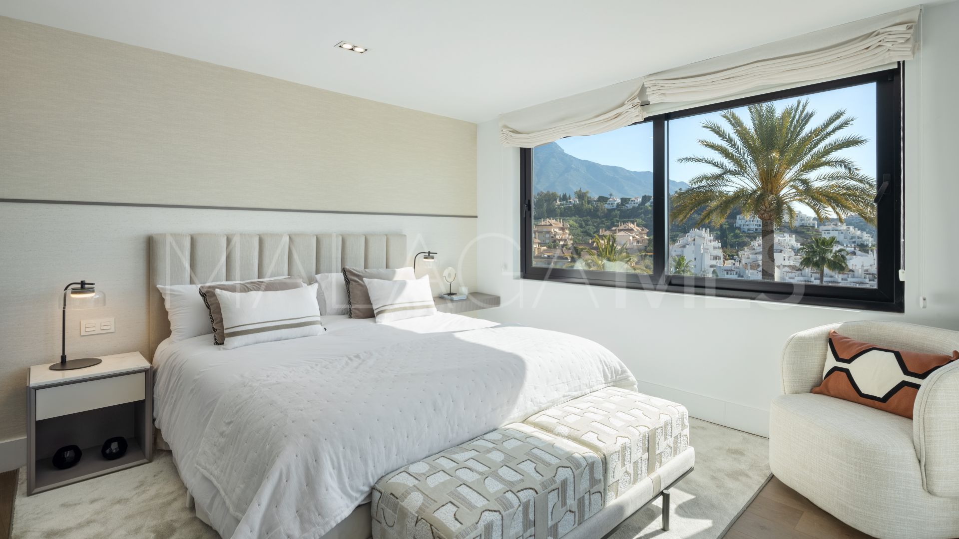 For sale Nueva Andalucia 5 bedrooms villa