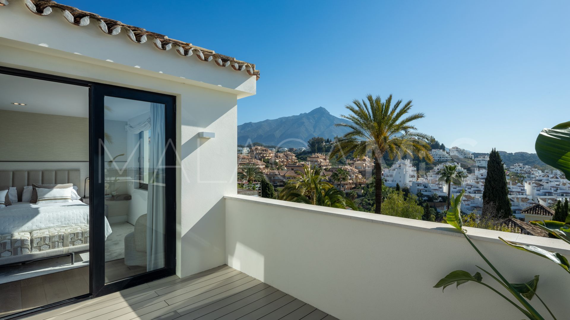 For sale Nueva Andalucia 5 bedrooms villa