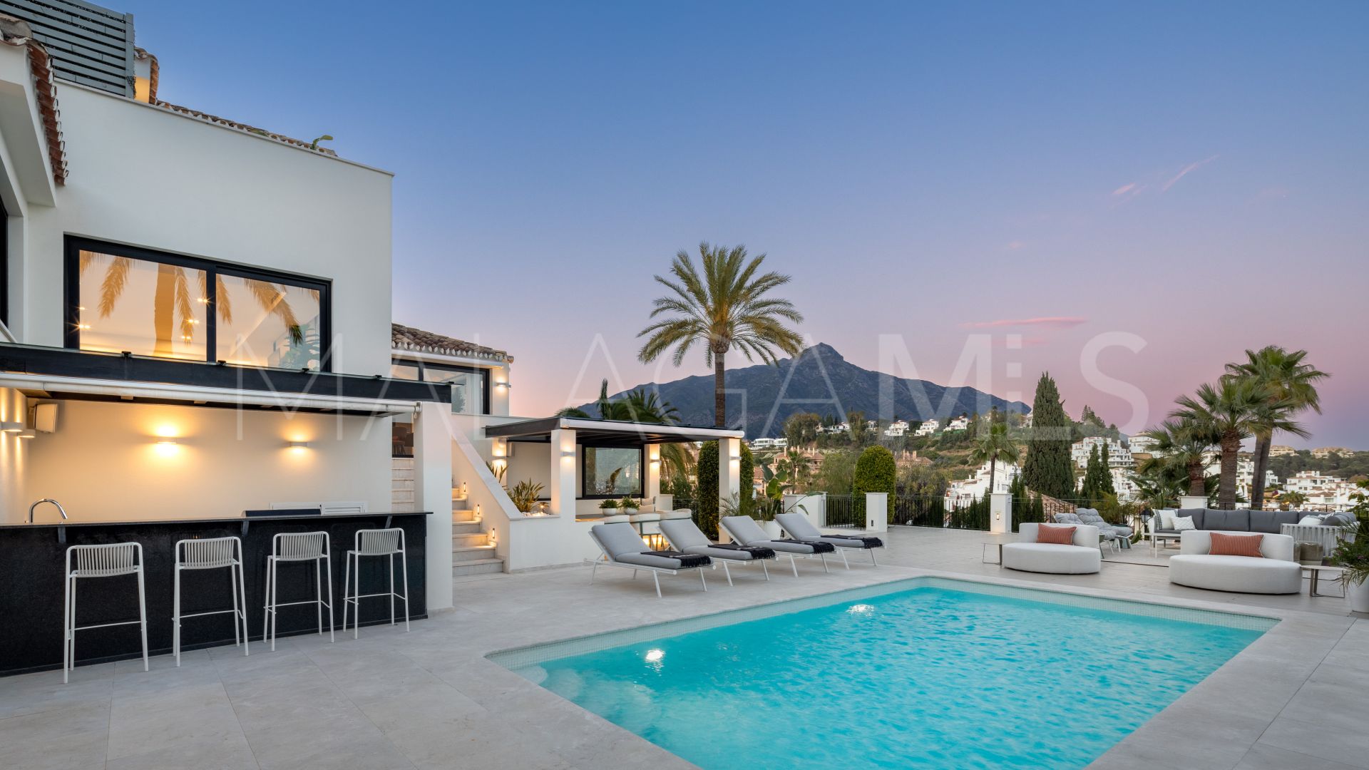 For sale Nueva Andalucia 5 bedrooms villa