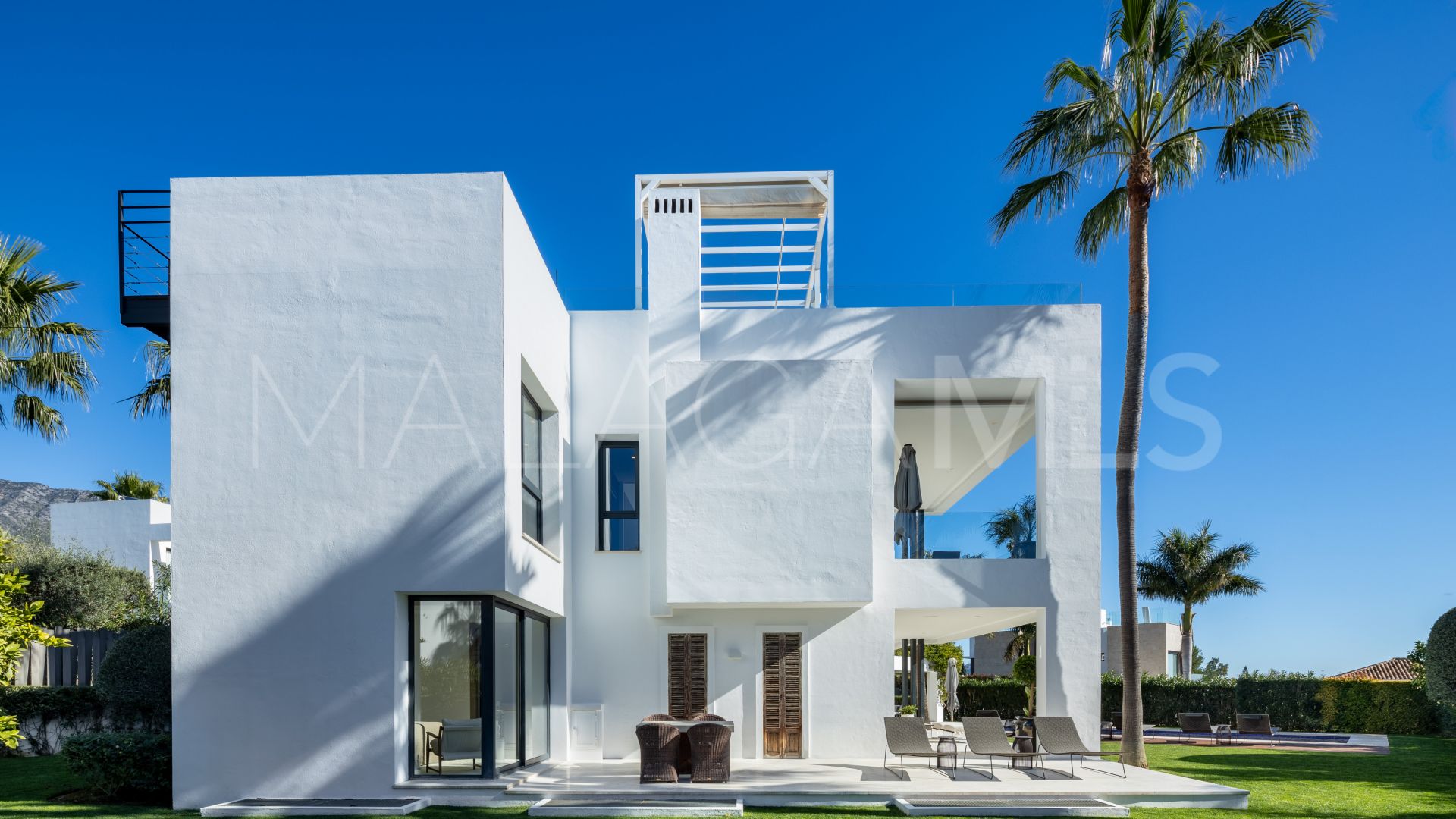 Villa for sale in Altos de Puente Romano with 5 bedrooms