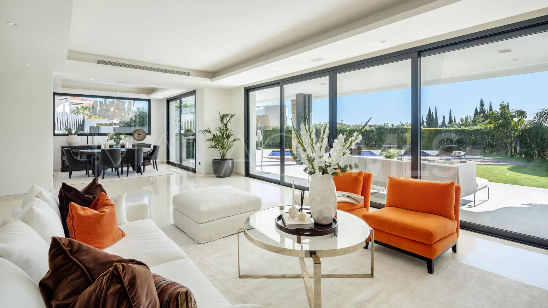 Villa for sale in Altos de Puente Romano with 5 bedrooms