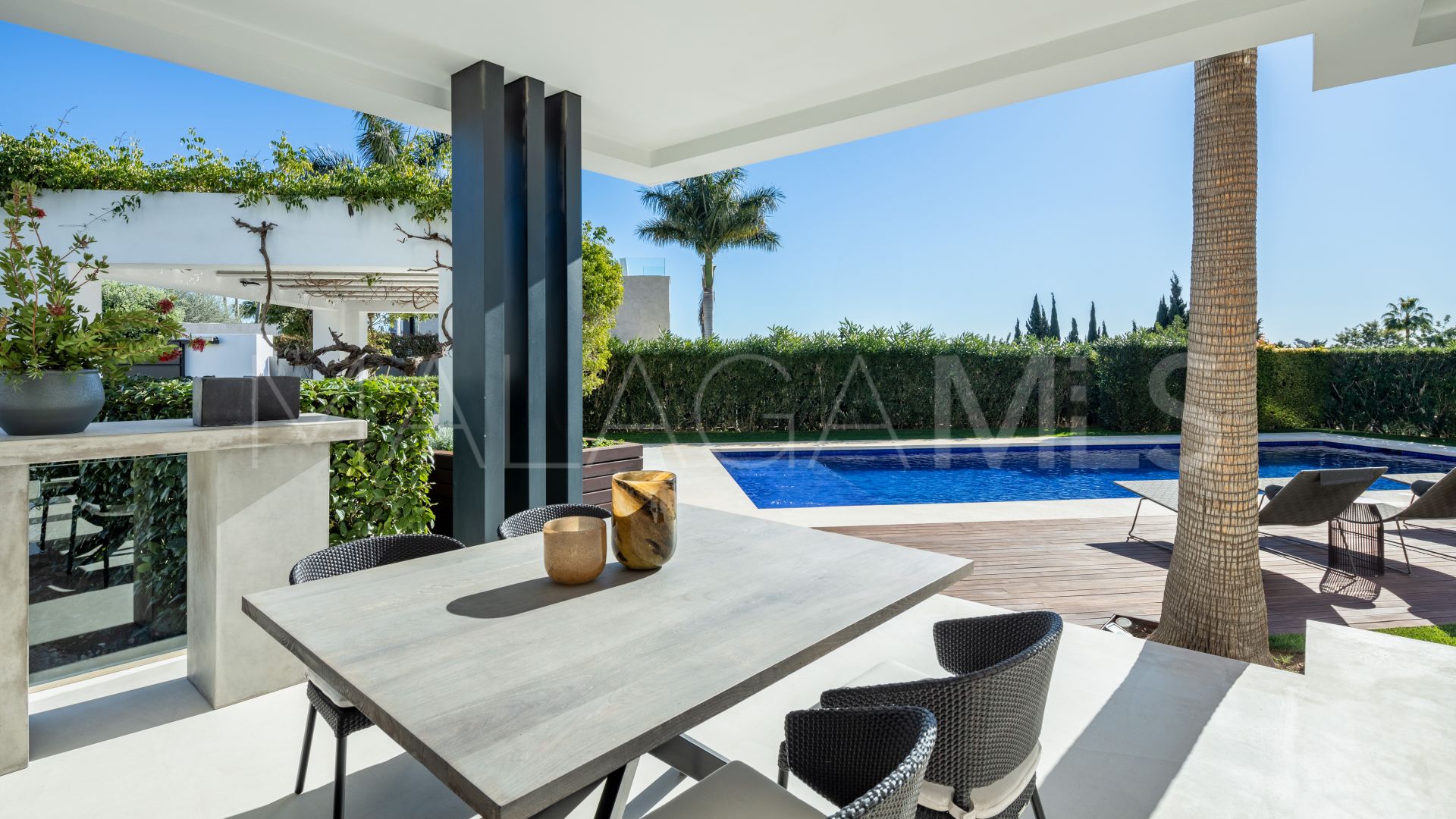 Villa for sale in Altos de Puente Romano with 5 bedrooms
