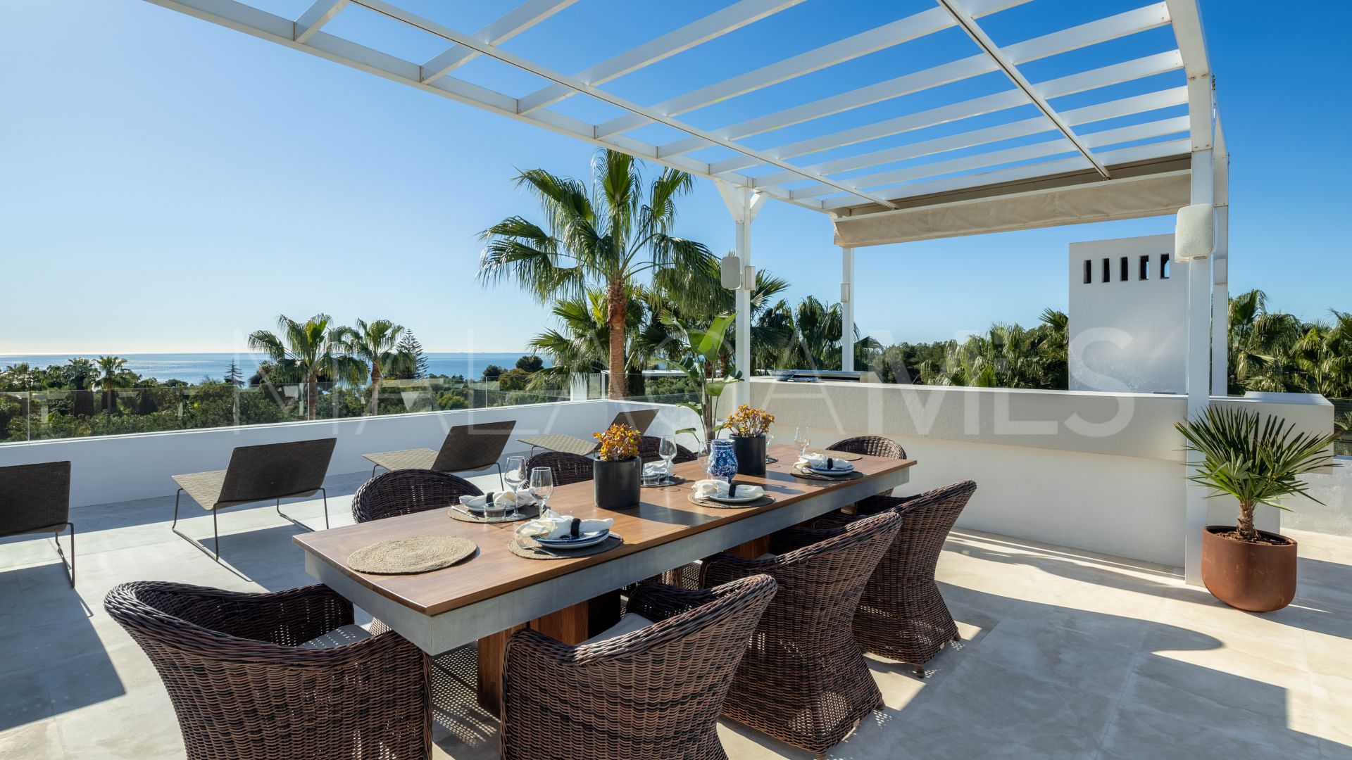 Villa for sale in Altos de Puente Romano with 5 bedrooms