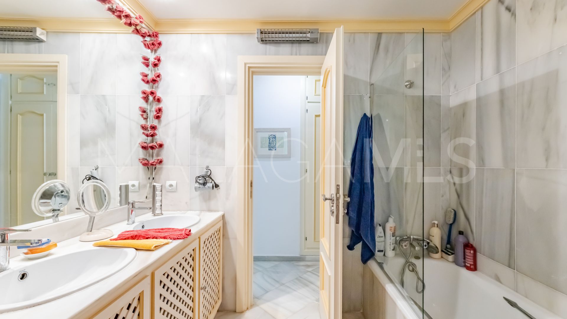 Einfamilienhaushälfte for sale in Marbella Hill Club