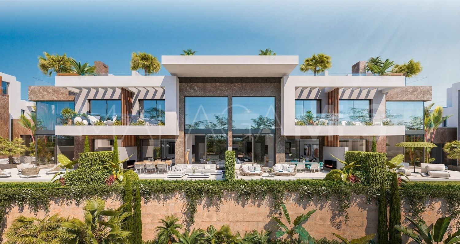 4 bedrooms semi detached villa for sale in Rio Real
